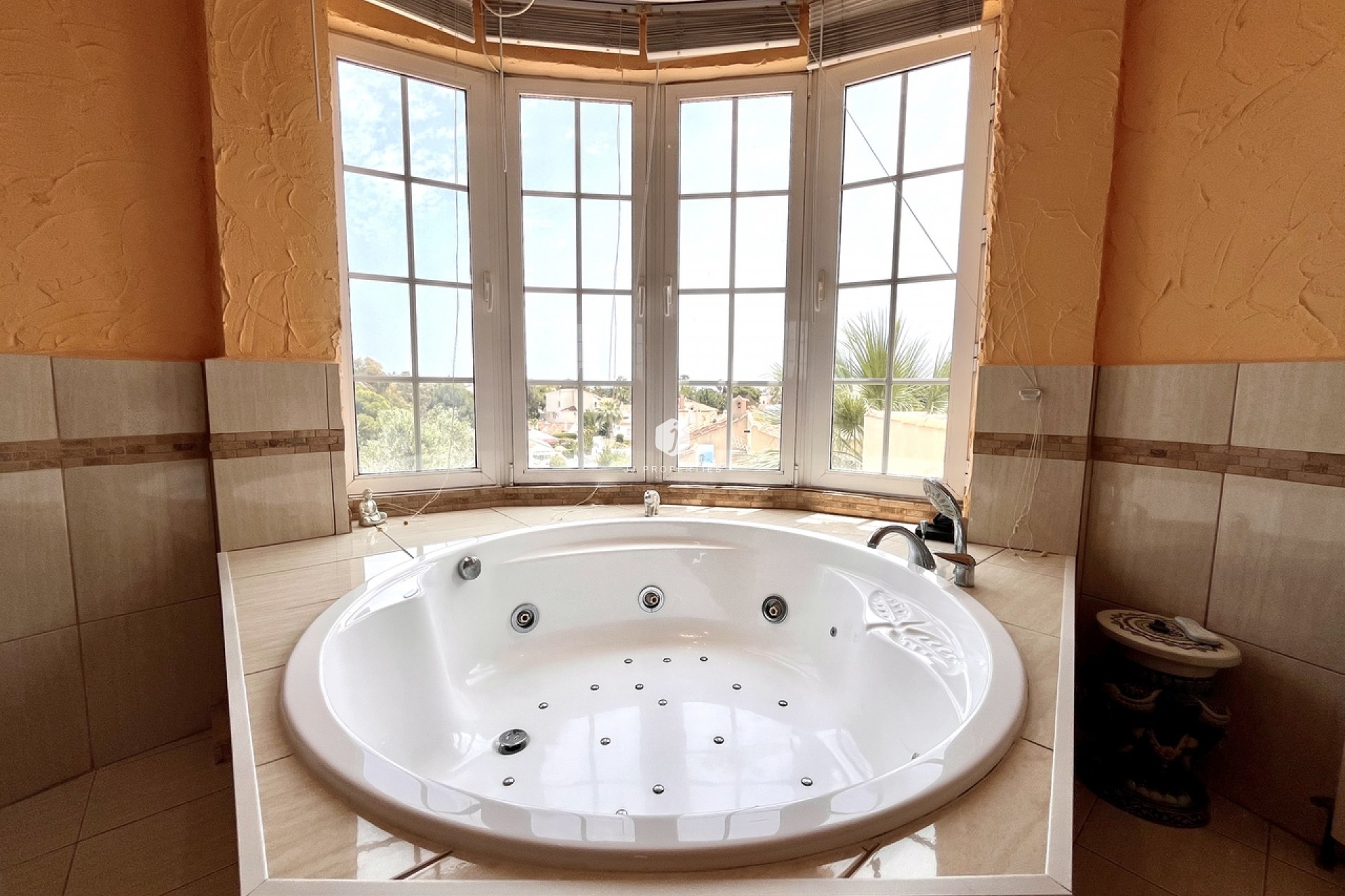 Resale - Villa -
La Zenia - Costa Blanca