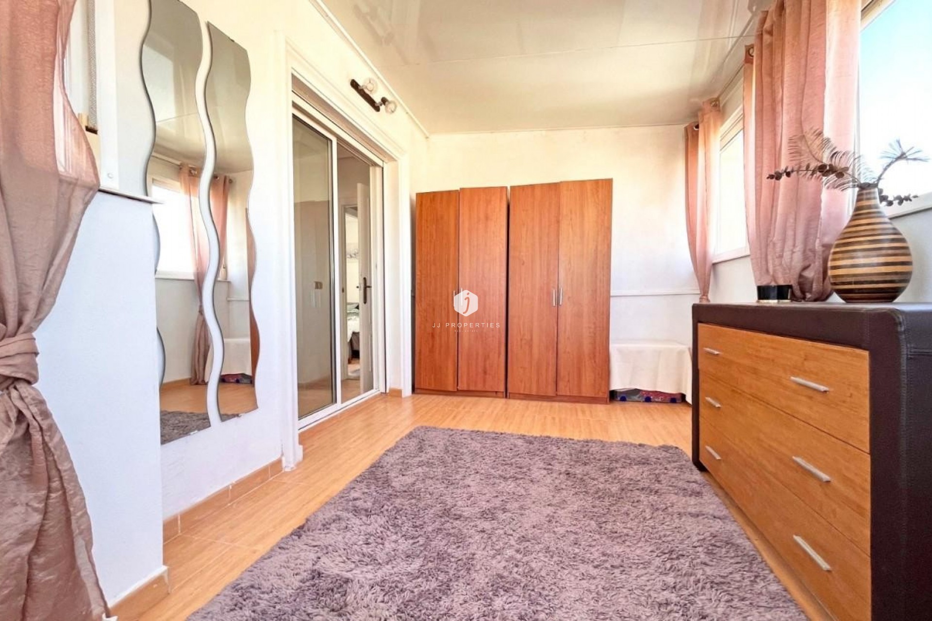 Resale - Villa -
La Zenia - Costa Blanca