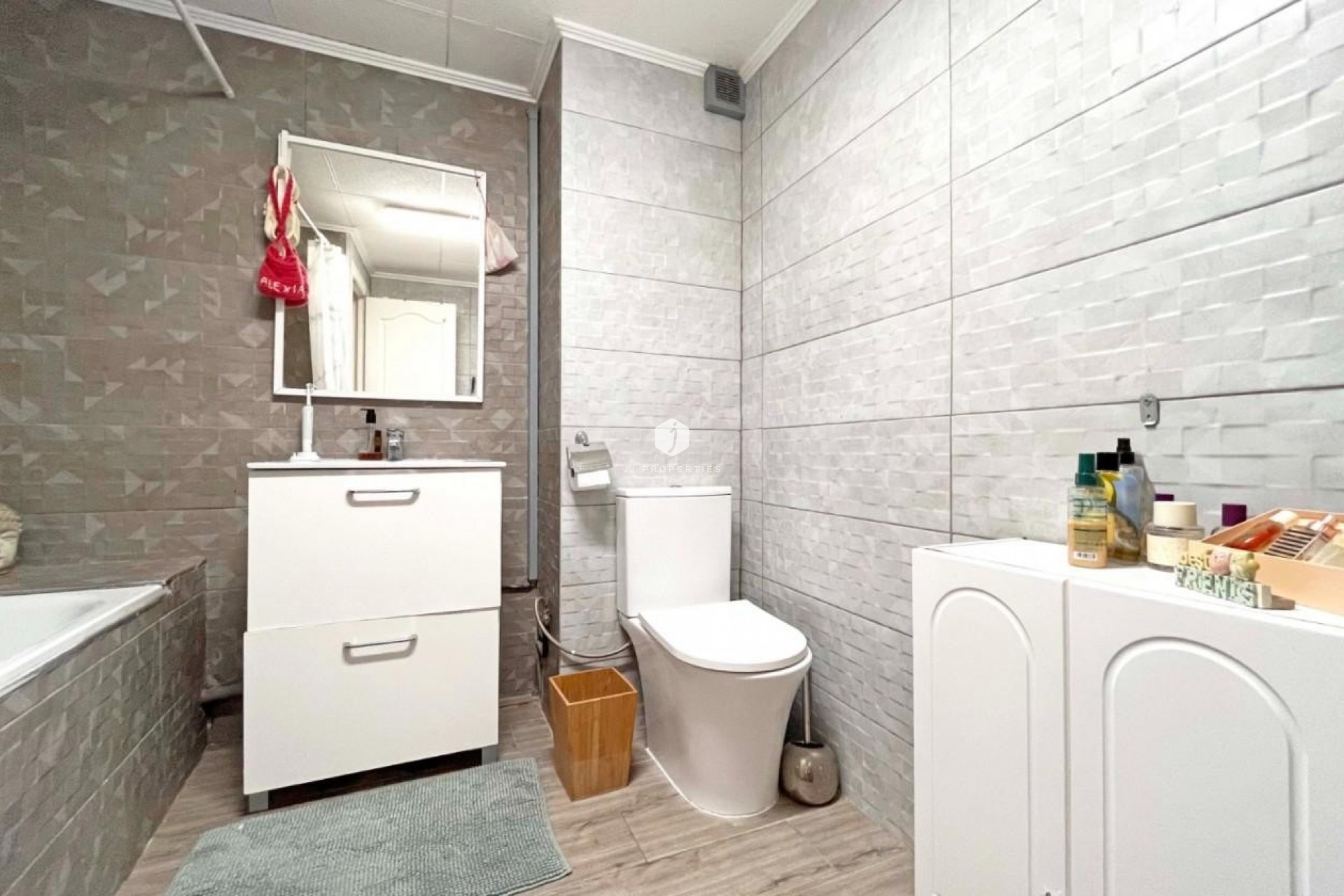 Resale - Villa -
La Zenia - Costa Blanca