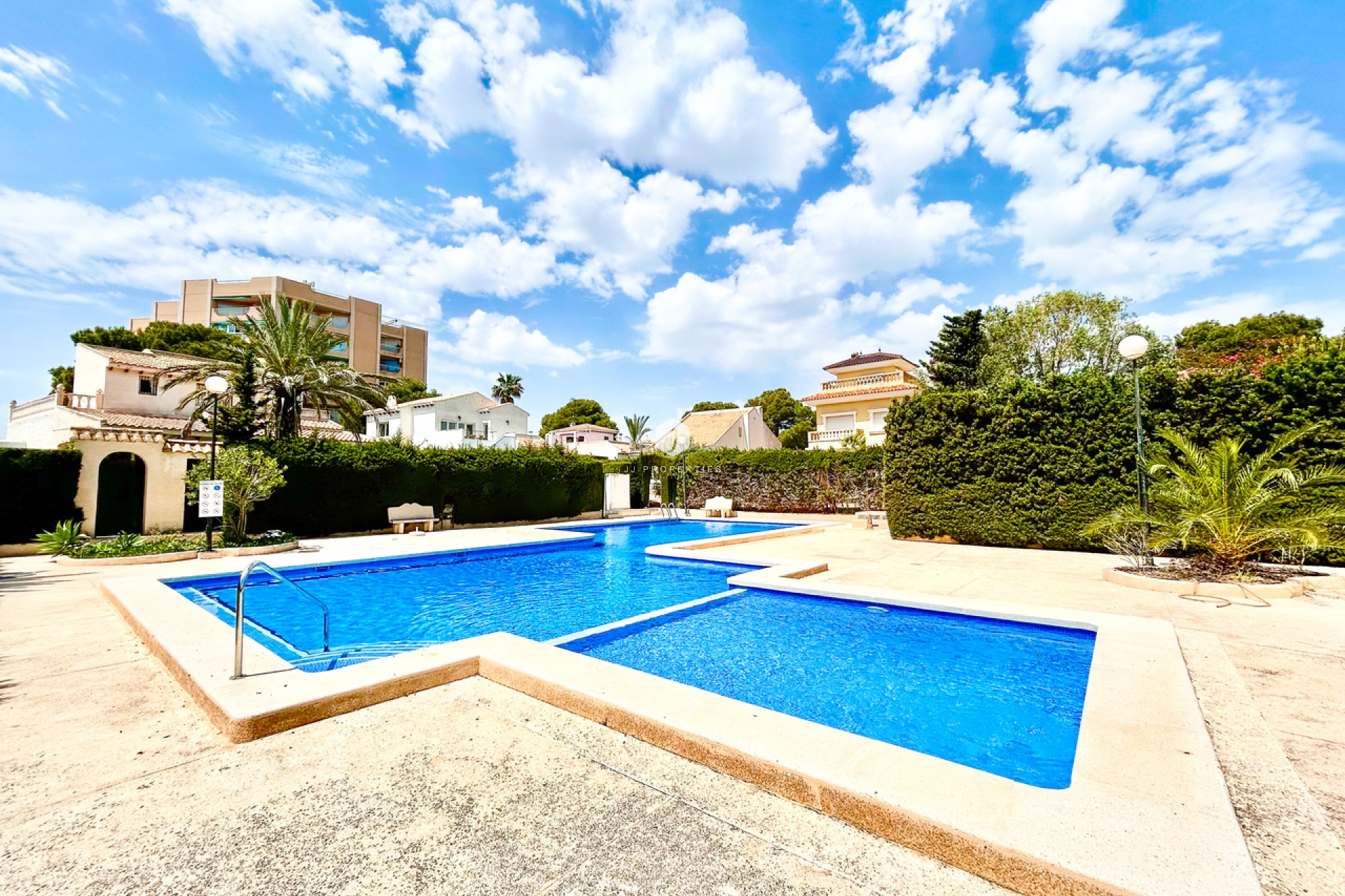 Resale - Villa -
La Zenia - Costa Blanca