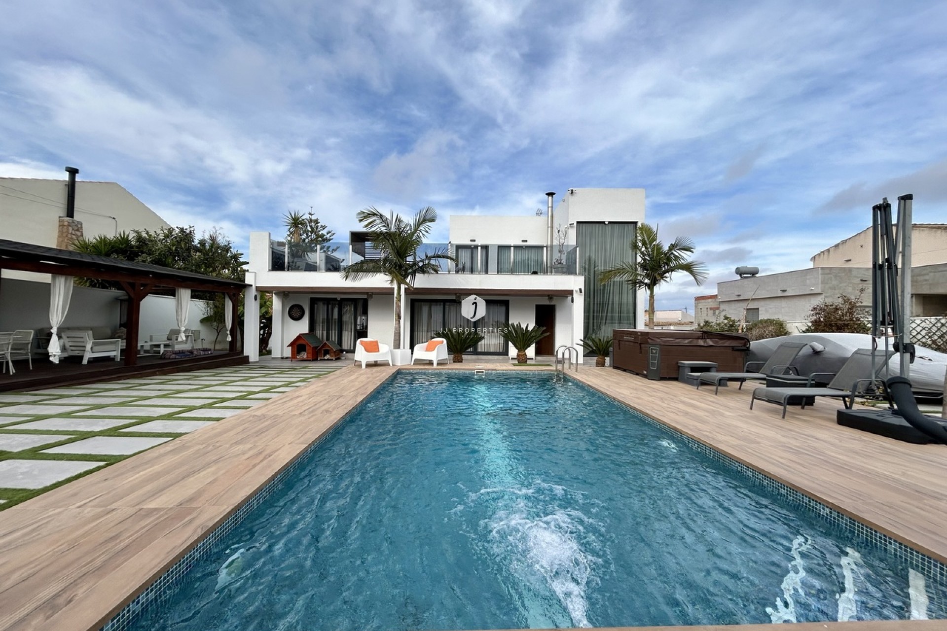 Resale - Villa -
Los Balcones - Costa Blanca