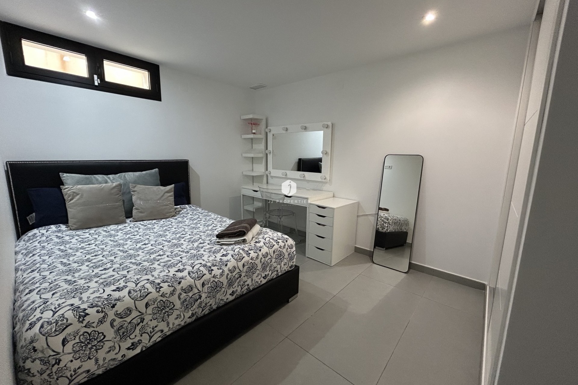 Resale - Villa -
Los Balcones - Costa Blanca