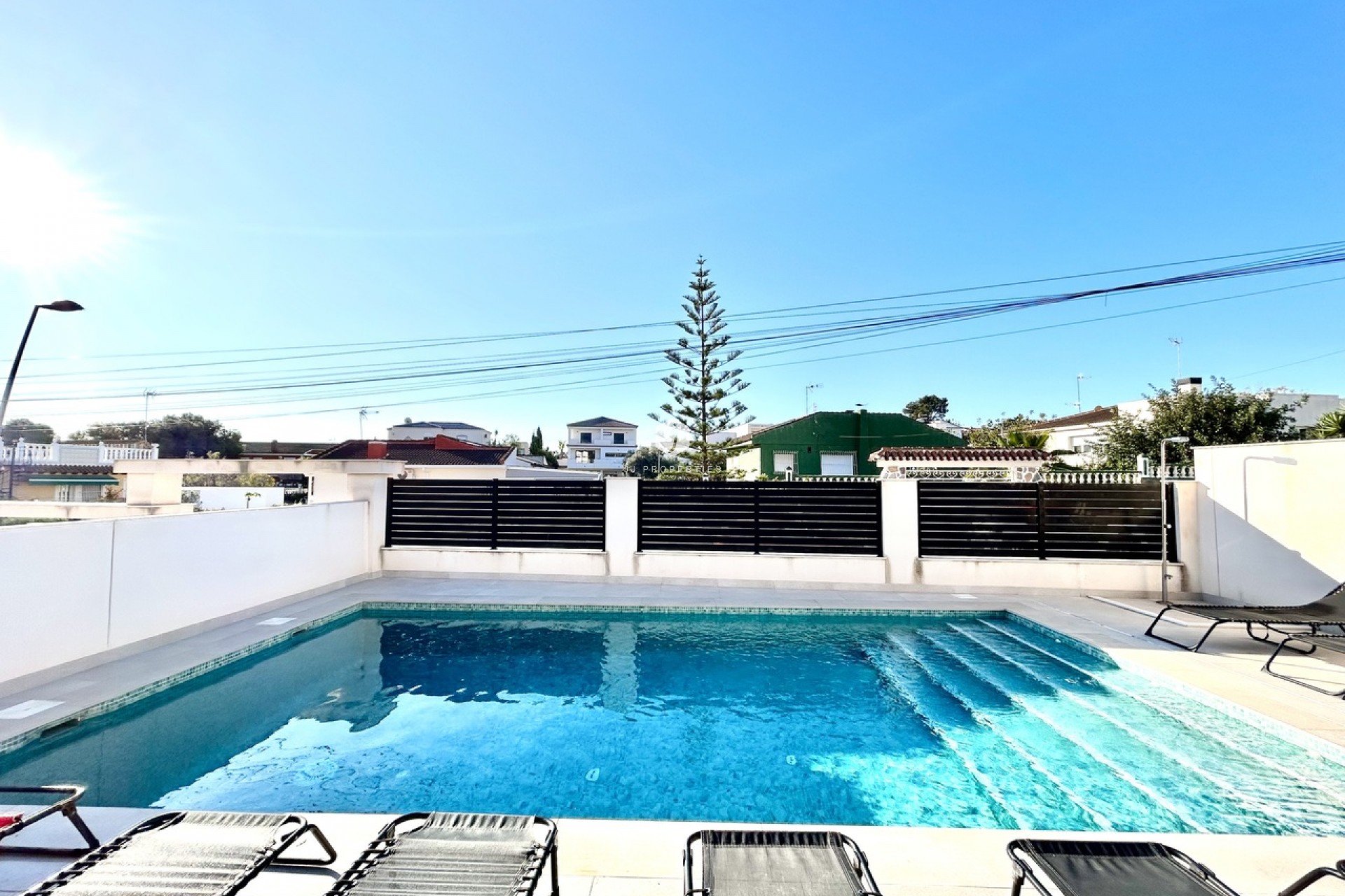 Resale - Villa -
Los Balcones - Costa Blanca