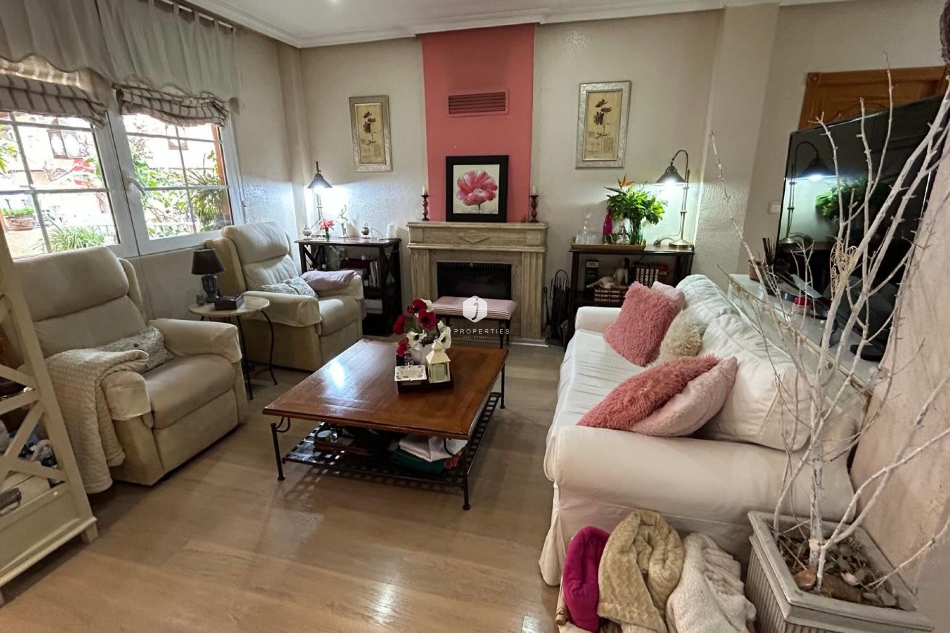 Resale - Villa -
Los Montesinos - Costa Blanca