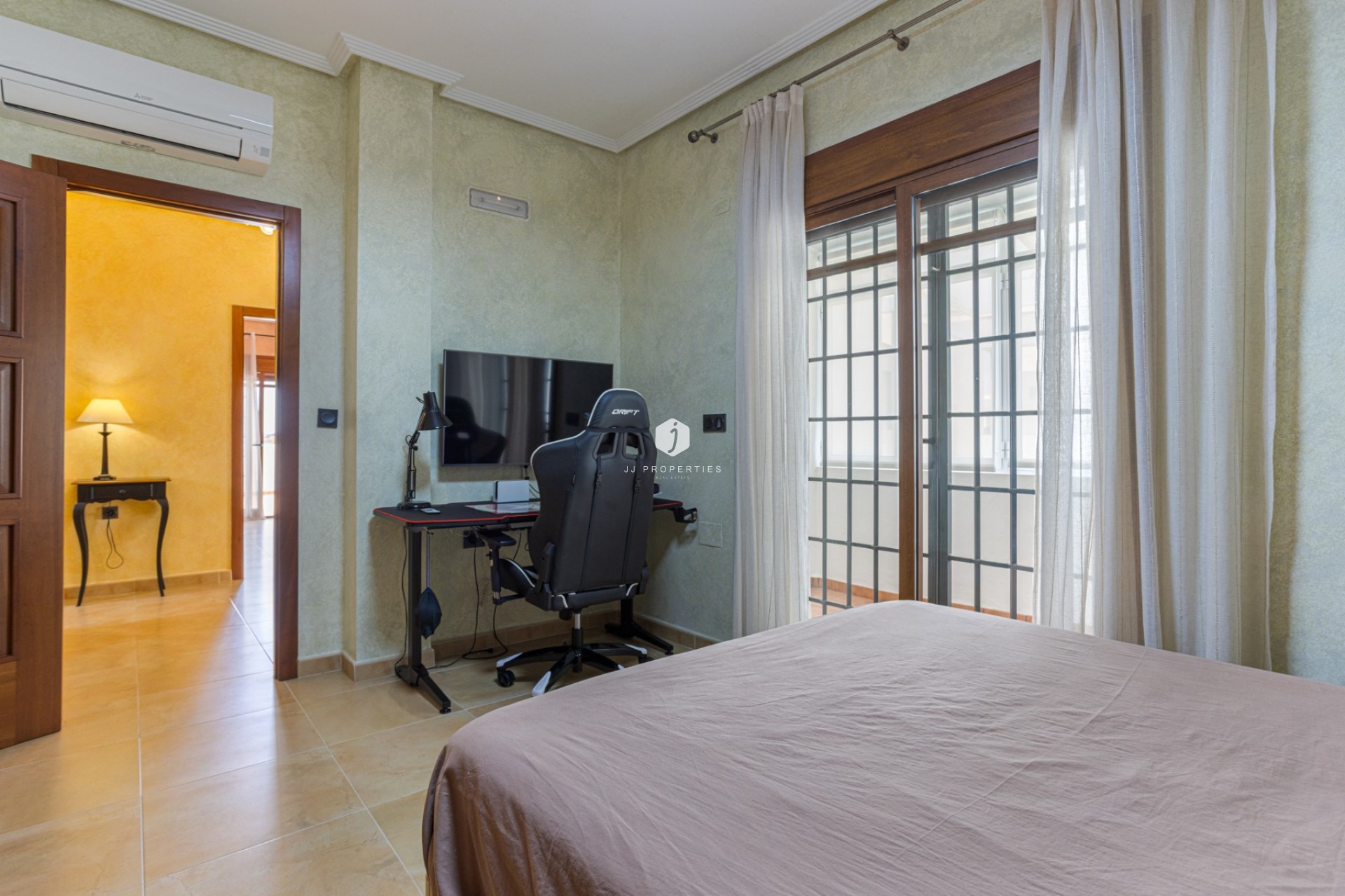 Resale - Villa -
Los Montesinos - Costa Blanca