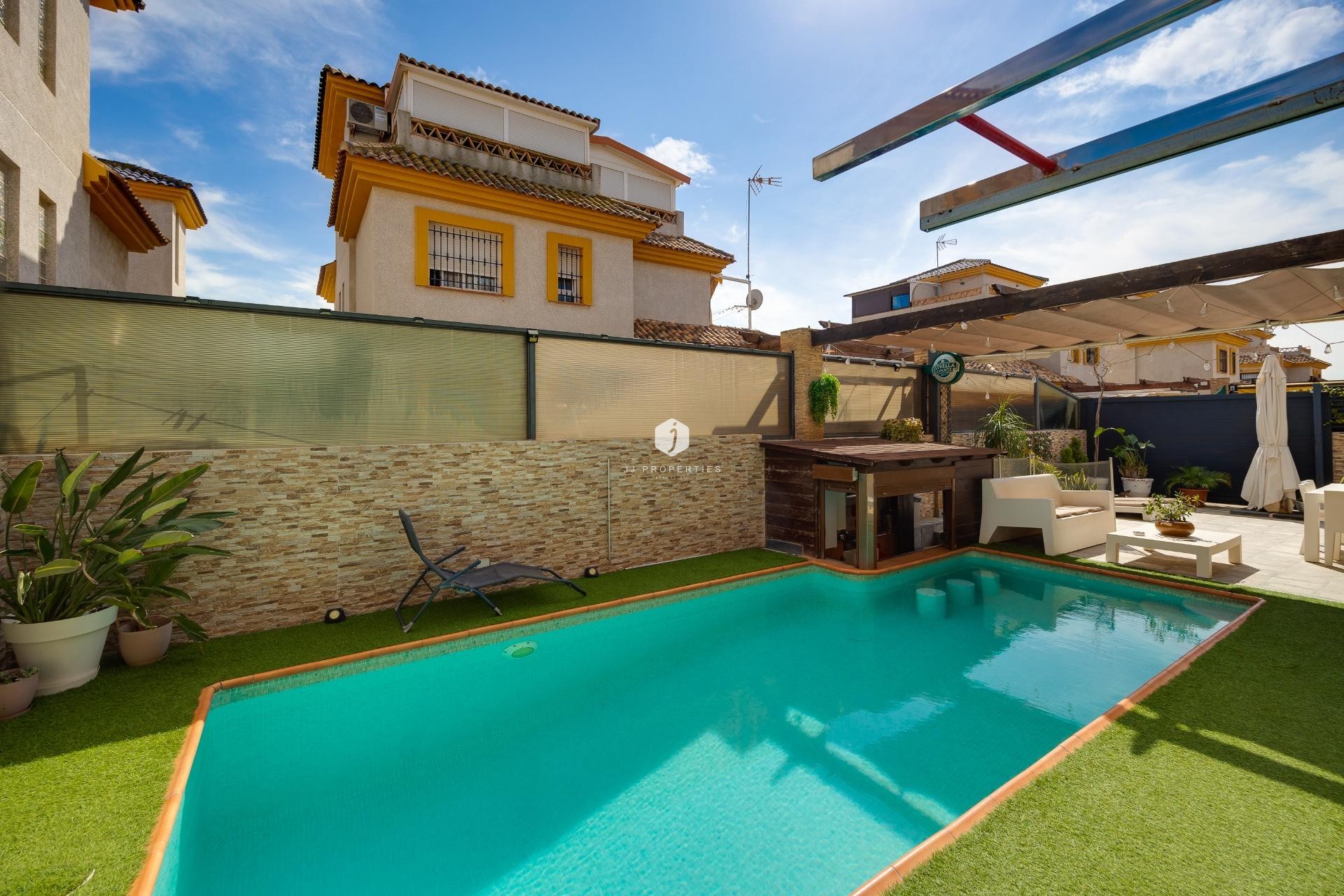 Resale - Villa -
Los Montesinos - La herrada