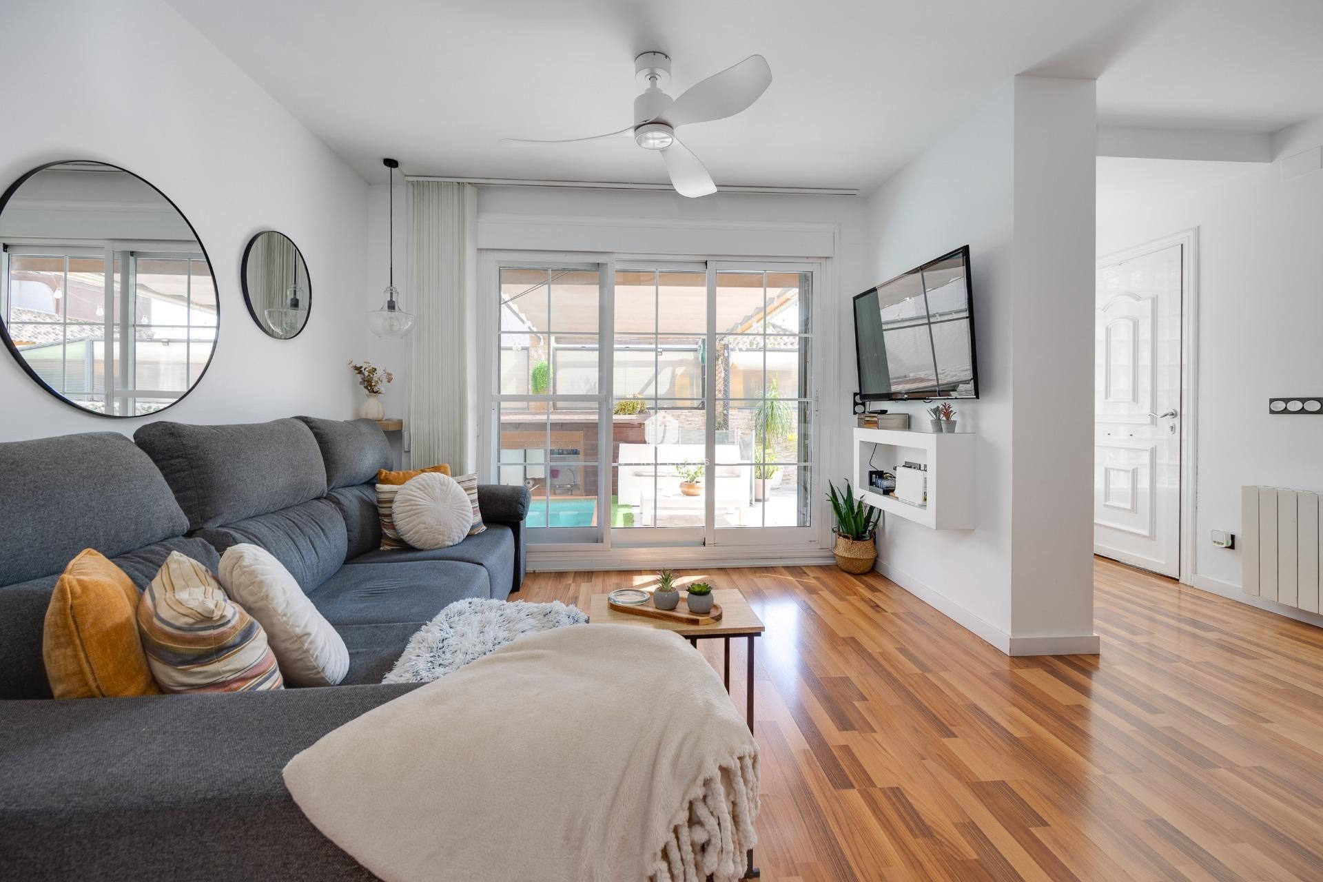 Resale - Villa -
Los Montesinos - La herrada