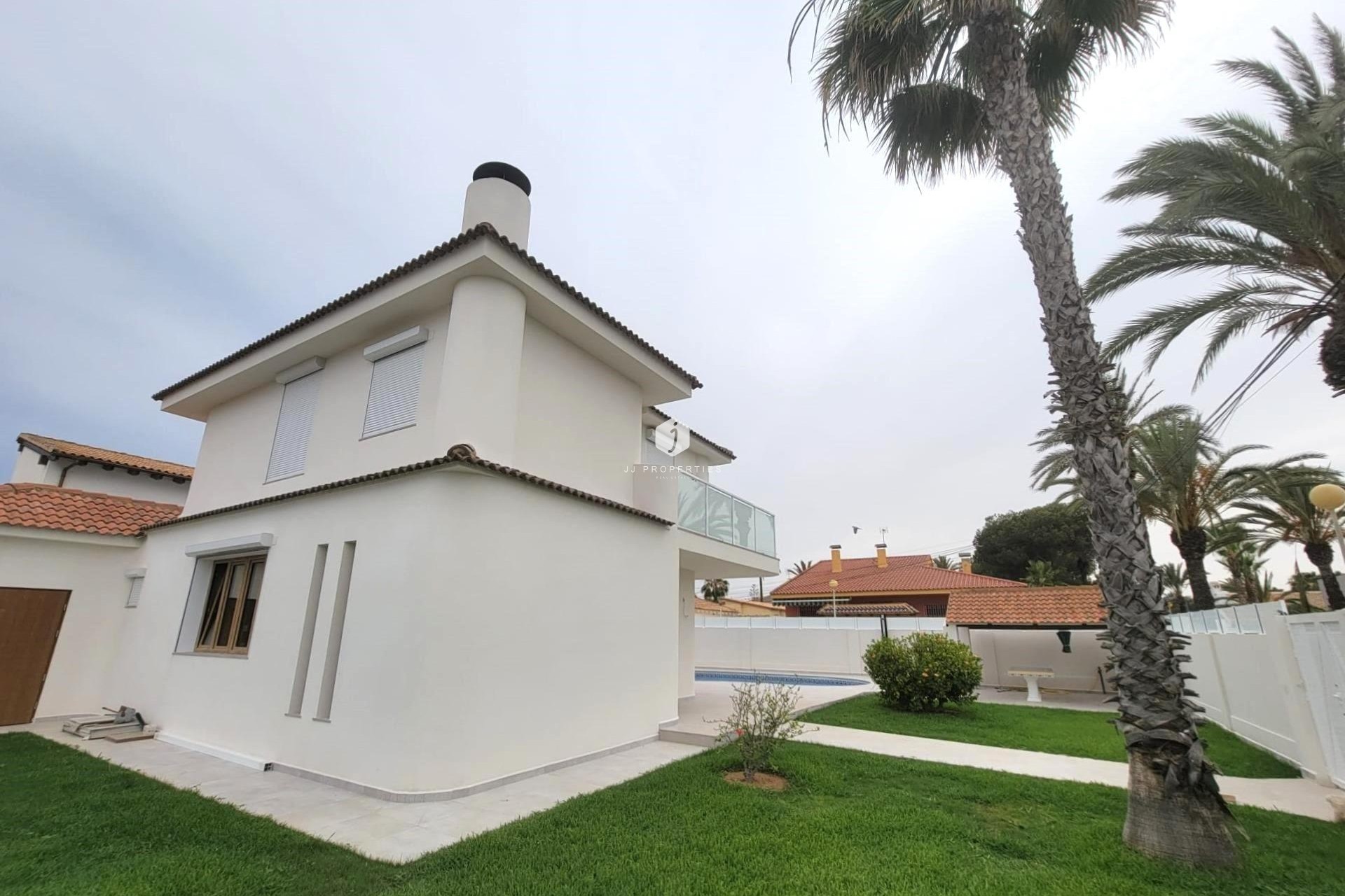 Resale - Villa -
Orihuela Costa - Cabo Roig