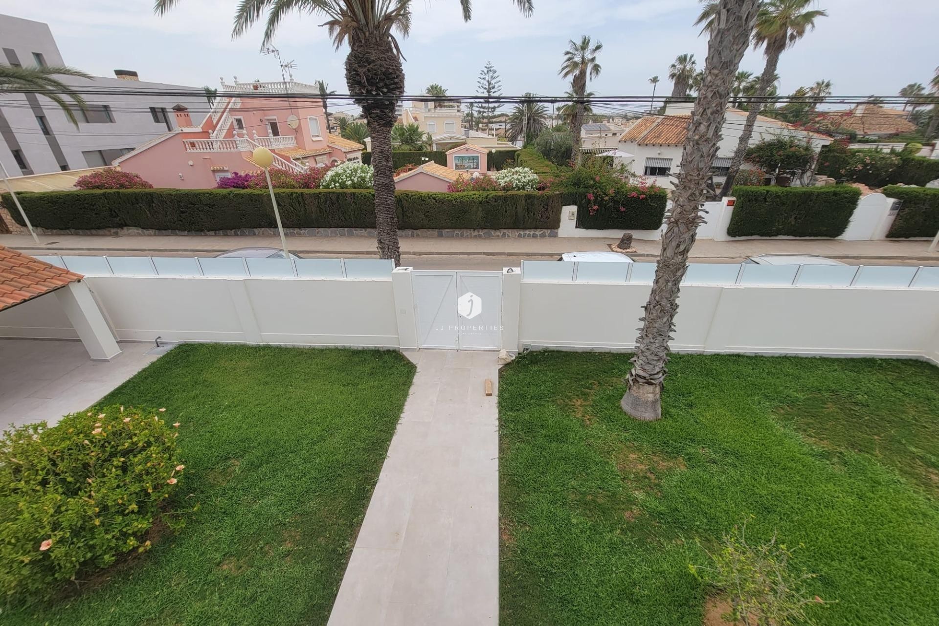 Resale - Villa -
Orihuela Costa - Cabo Roig