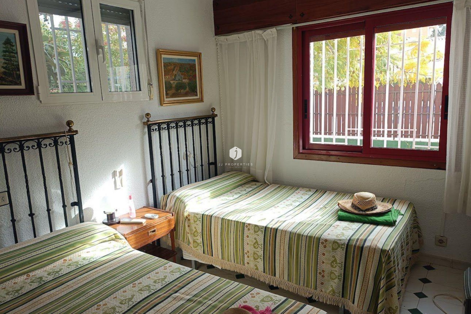 Resale - Villa -
Orihuela Costa - Campoamor