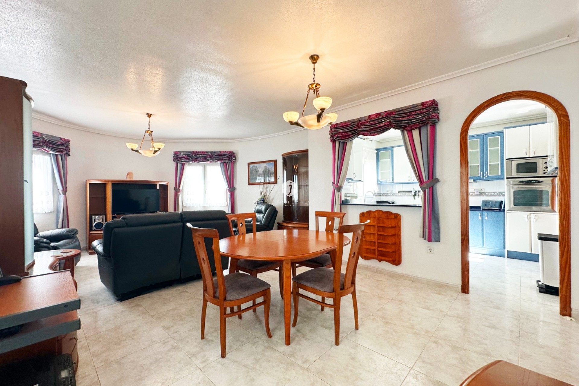 Resale - Villa -
Orihuela Costa - Costa Blanca