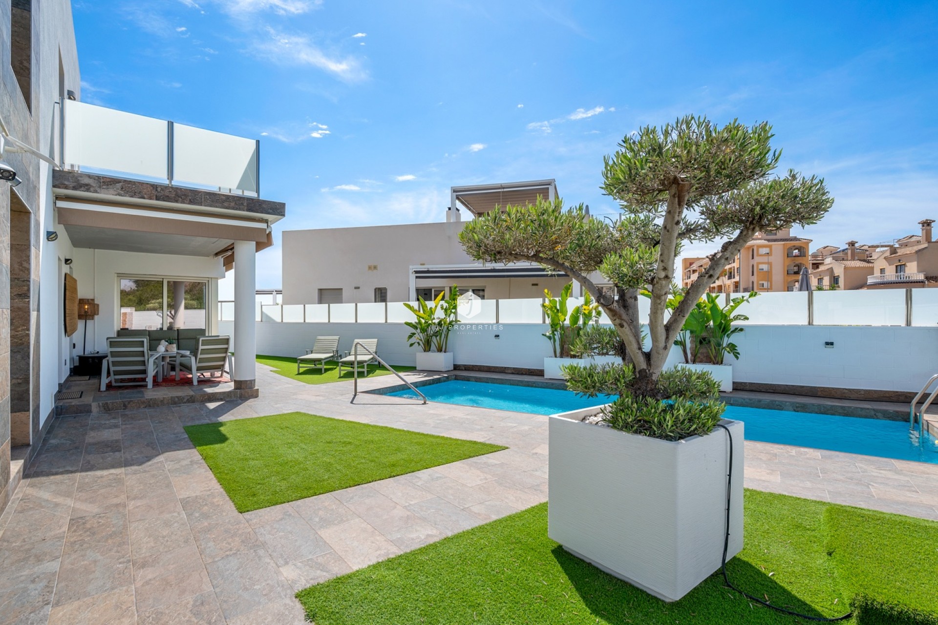 Resale - Villa -
Orihuela Costa - Costa Blanca