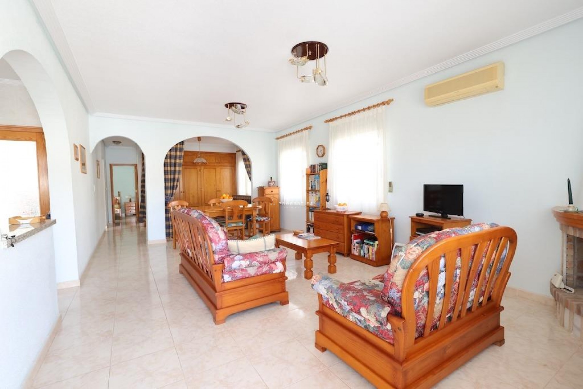 Resale - Villa -
Orihuela Costa - Costa Blanca
