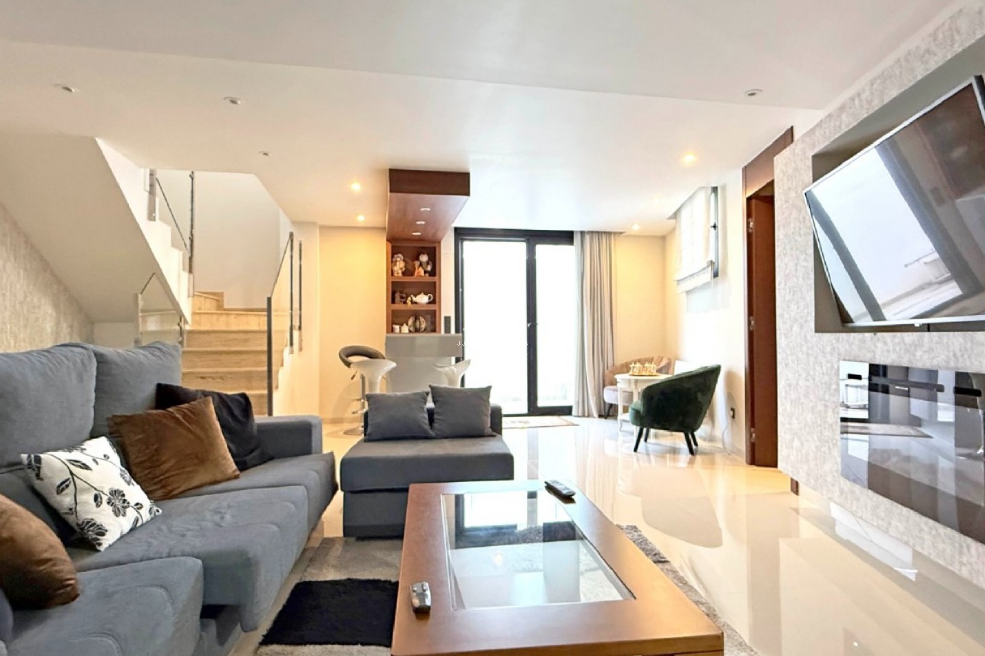 Resale - Villa -
Orihuela Costa - Costa Blanca