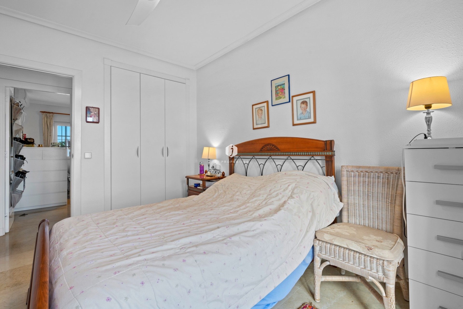 Resale - Villa -
Orihuela Costa - Costa Blanca