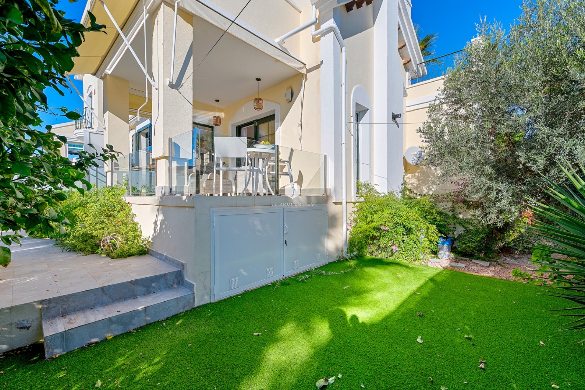 Resale - Villa -
Orihuela Costa - Costa Blanca