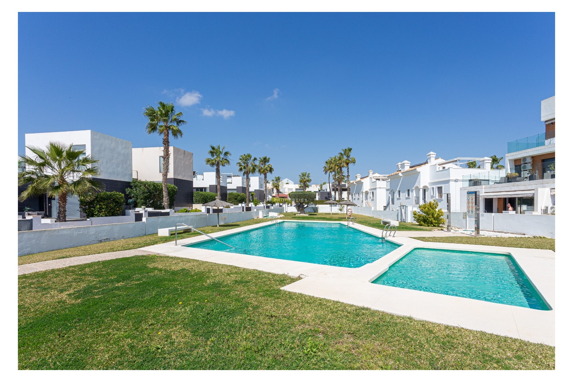 Resale - Villa -
Orihuela Costa - Costa Blanca