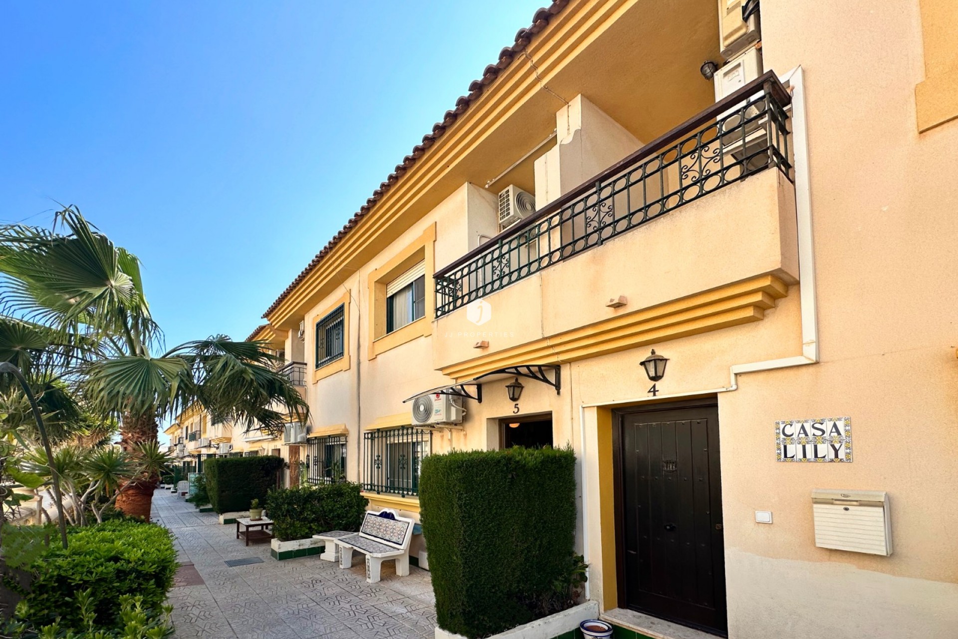 Resale - Villa -
Orihuela Costa - Costa Blanca