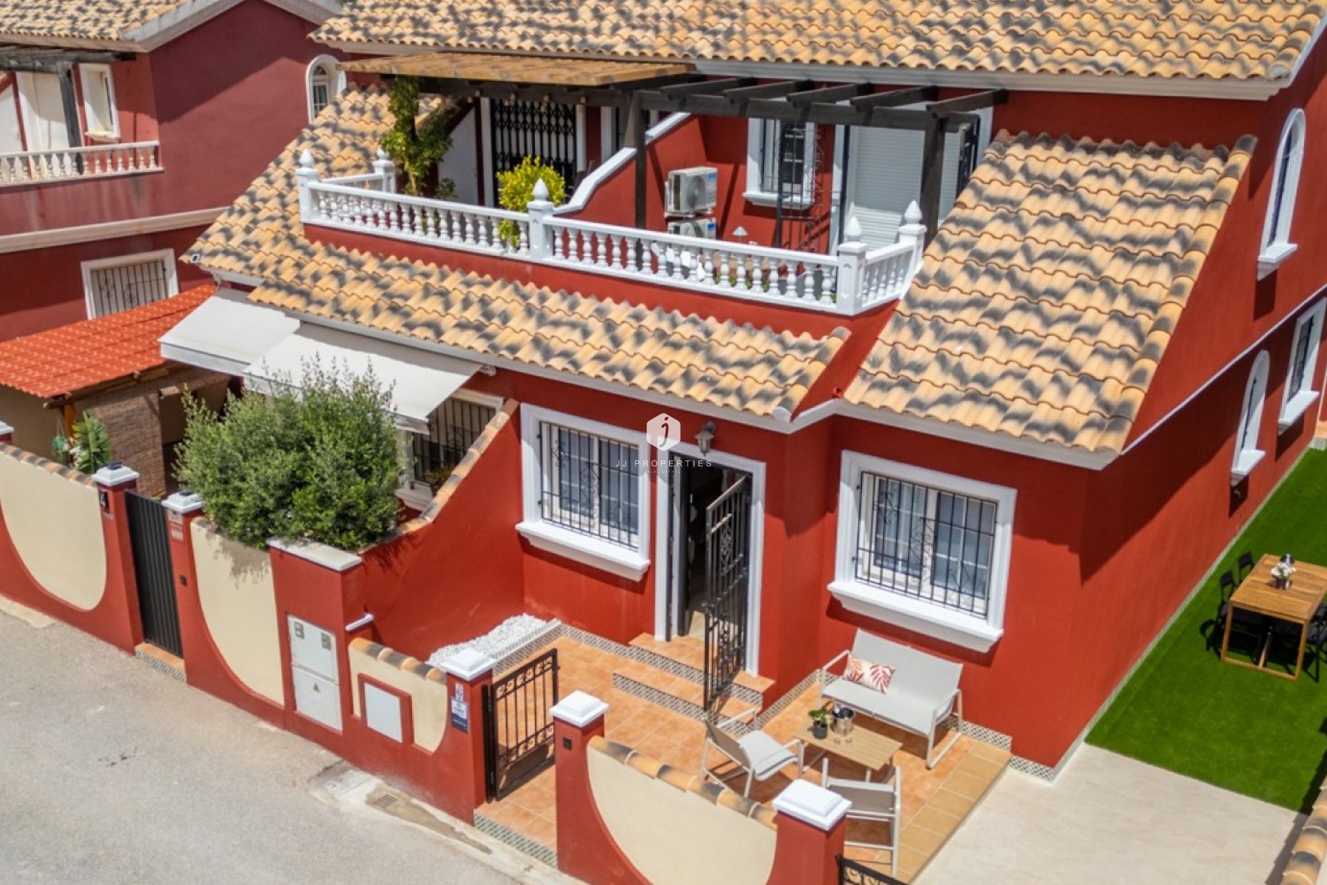 Resale - Villa -
Orihuela Costa - Costa Blanca