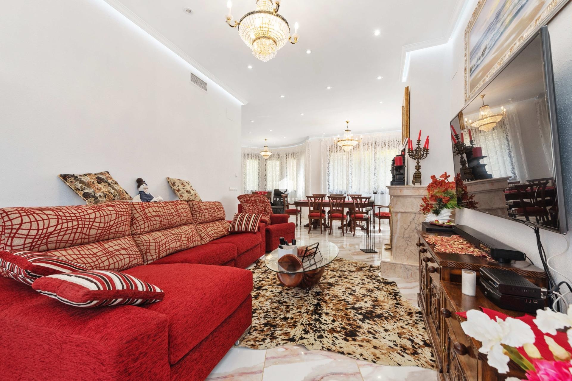 Resale - Villa -
Orihuela Costa - Costa Blanca