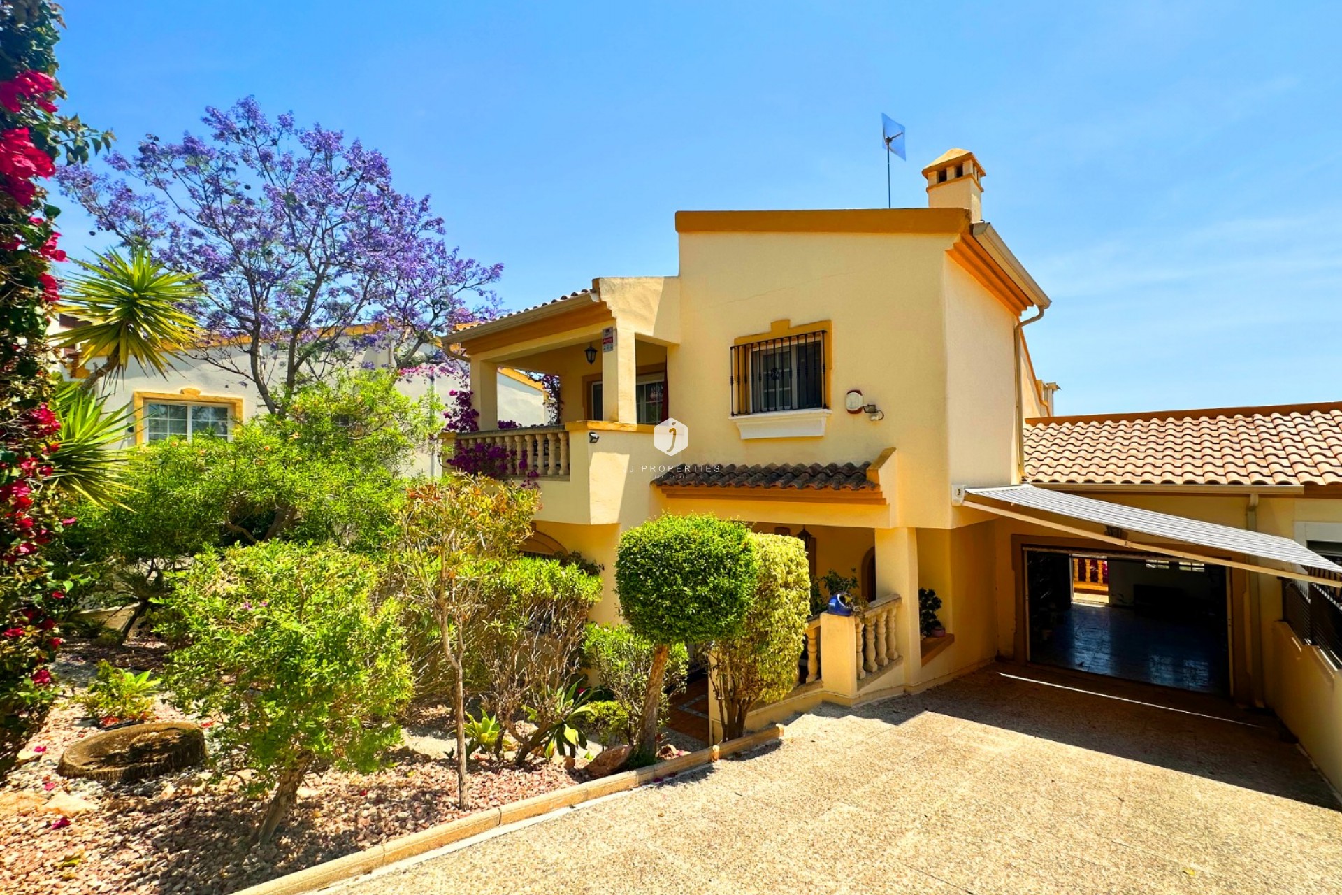 Resale - Villa -
Orihuela Costa - Costa Blanca