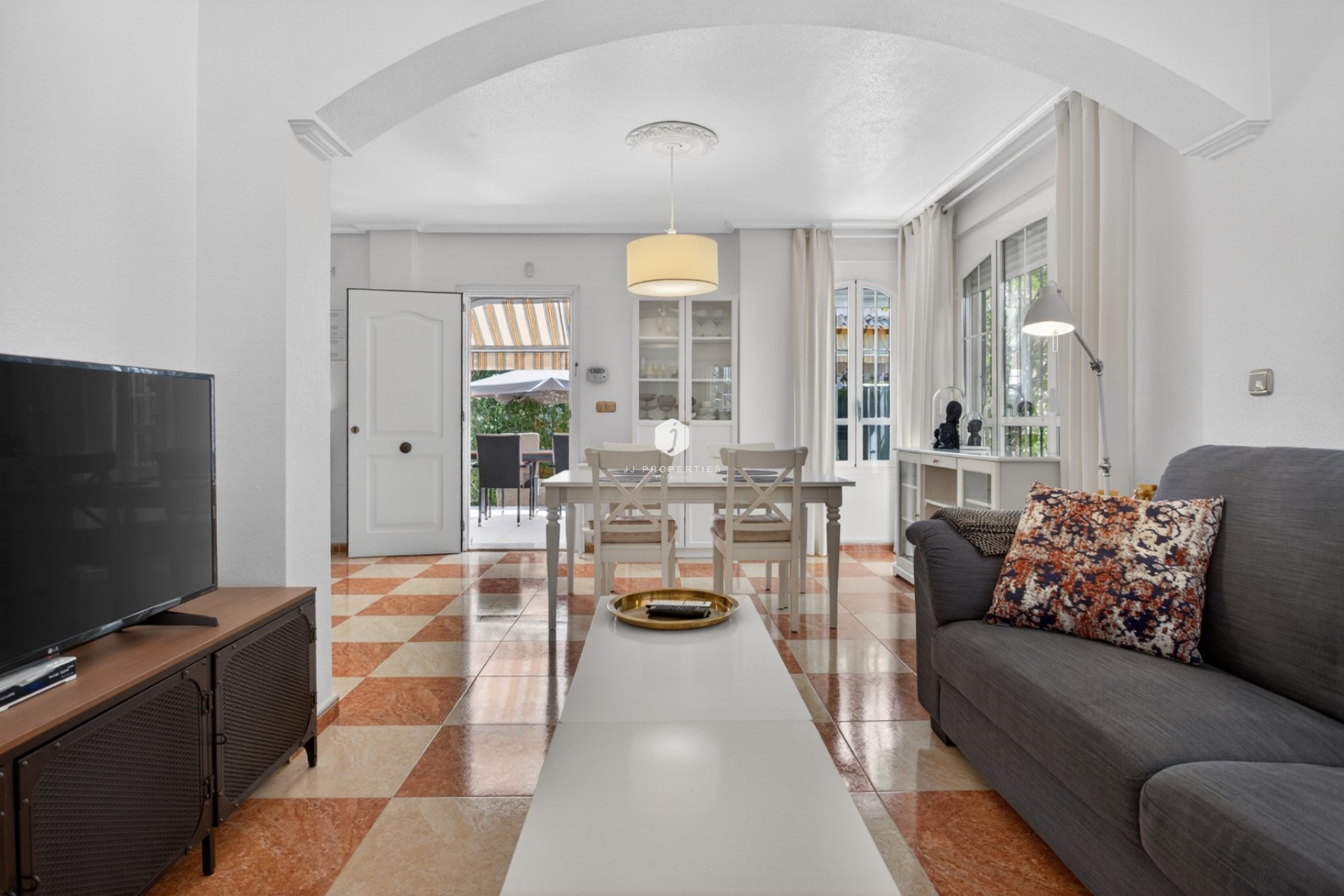 Resale - Villa -
Orihuela Costa - Costa Blanca