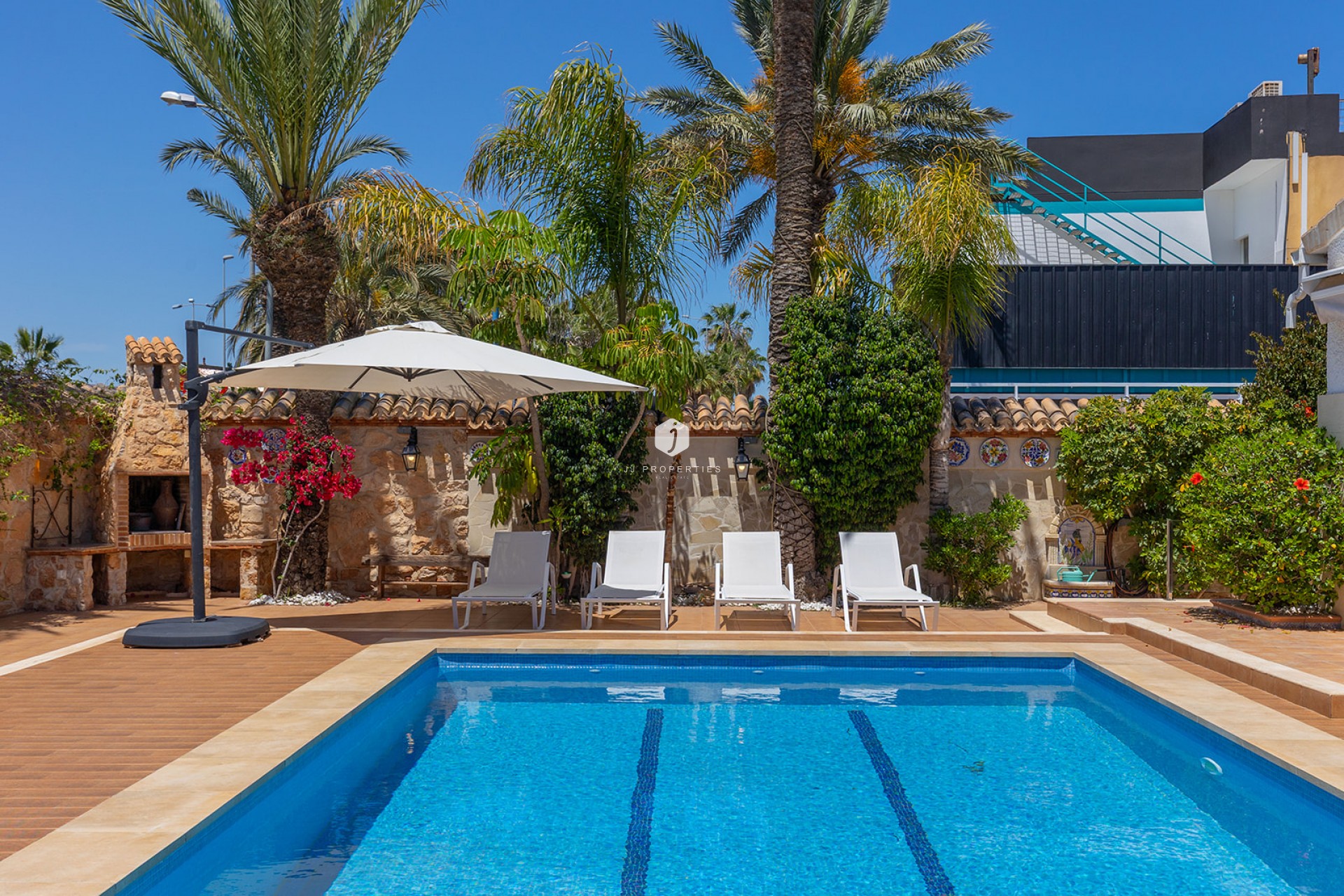 Resale - Villa -
Orihuela Costa - Costa Blanca