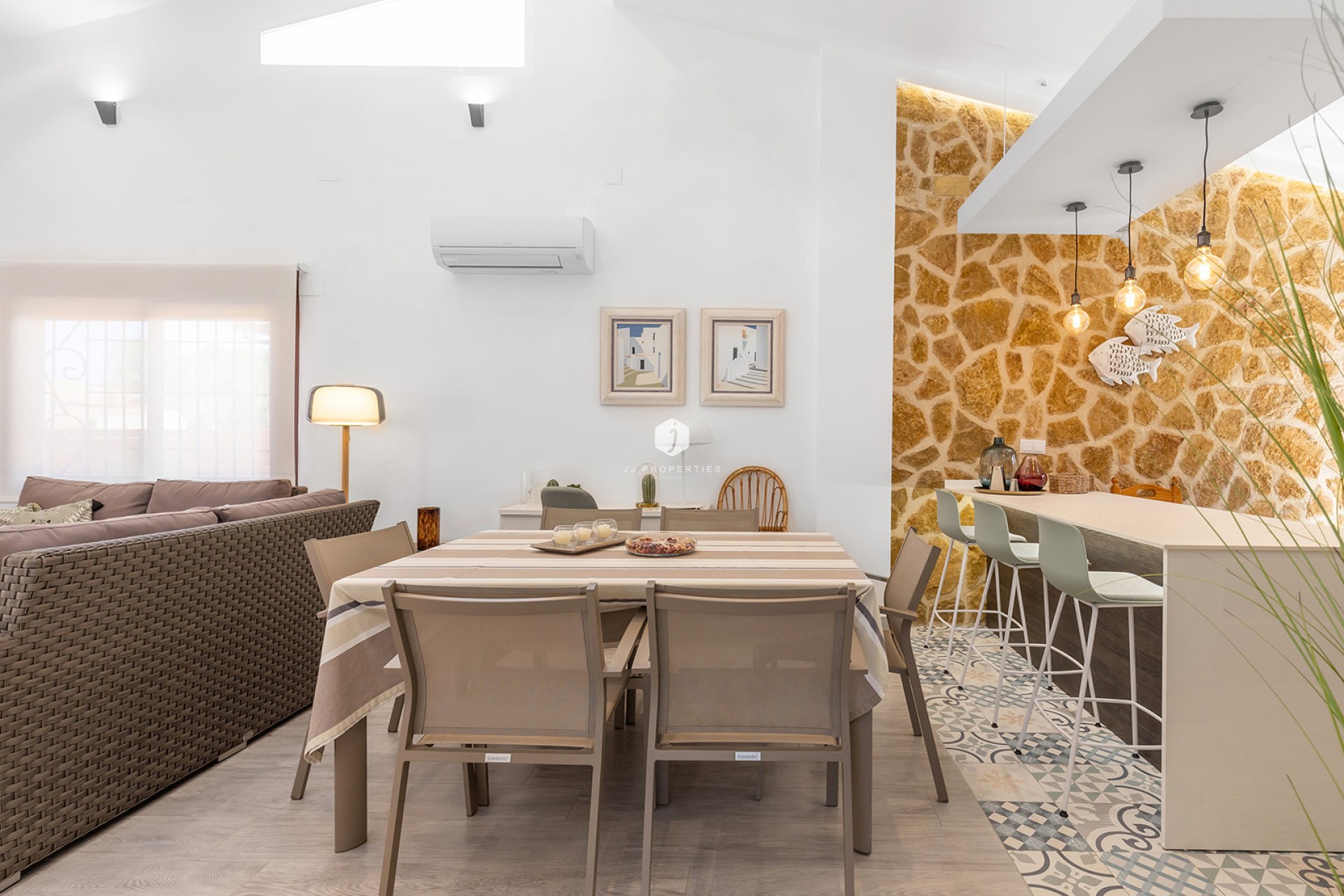 Resale - Villa -
Orihuela Costa - Costa Blanca
