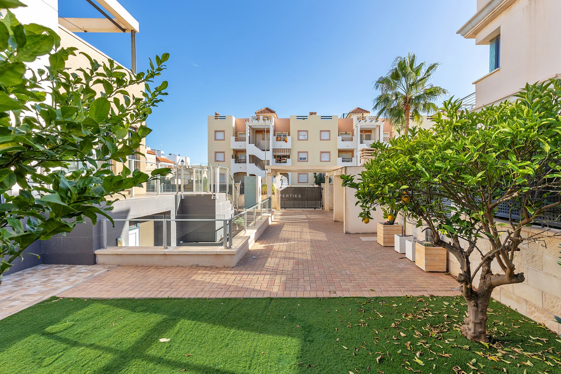 Resale - Villa -
Orihuela Costa - Costa Blanca