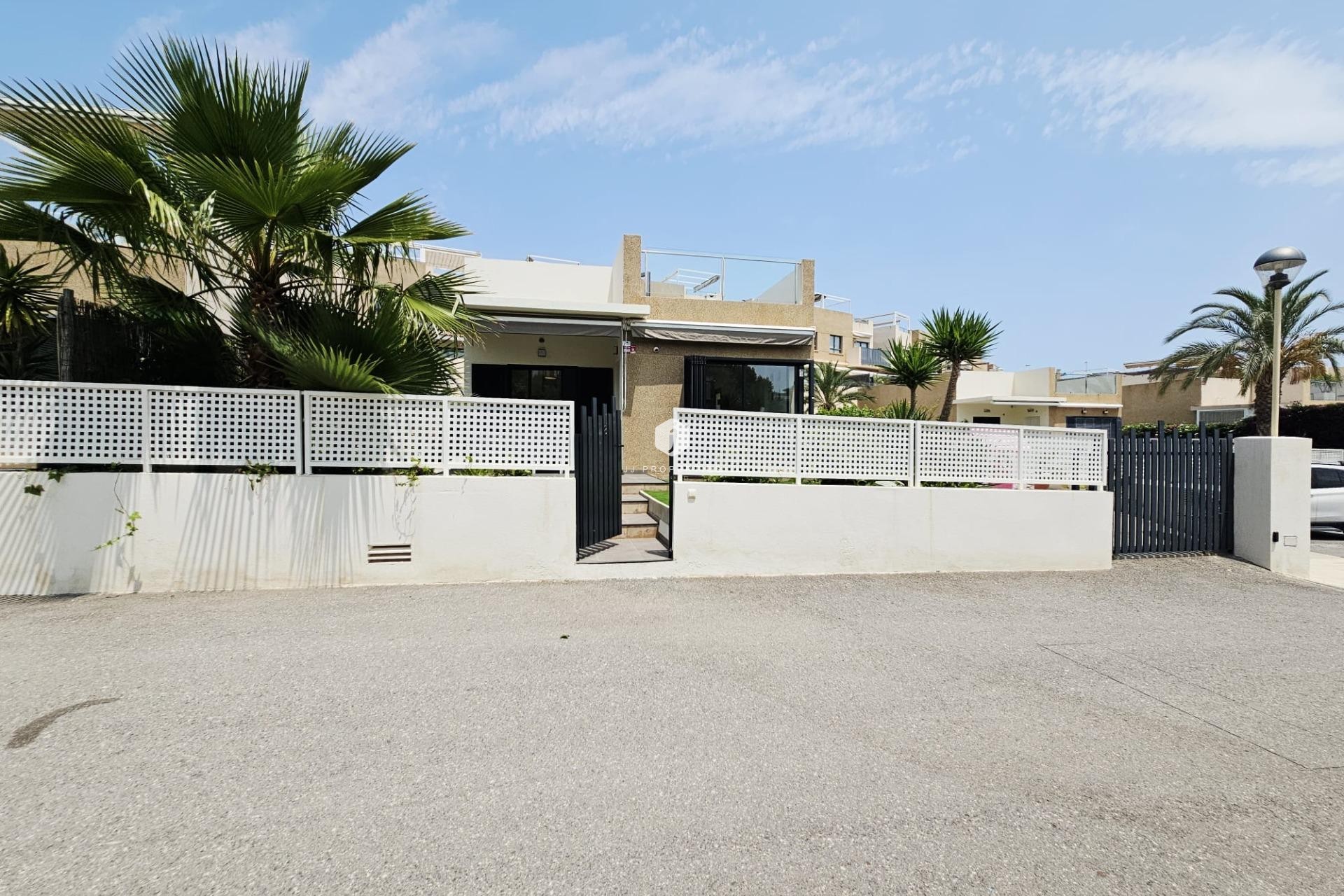 Resale - Villa -
Orihuela Costa - La Regia
