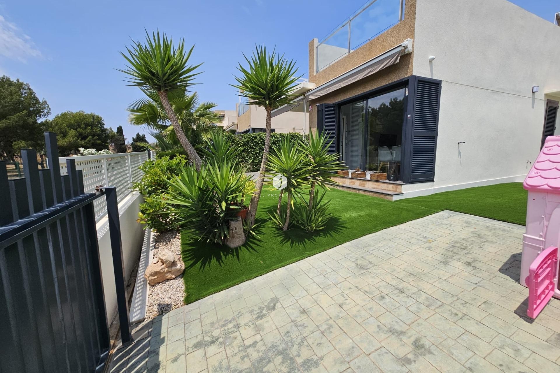 Resale - Villa -
Orihuela Costa - La Regia