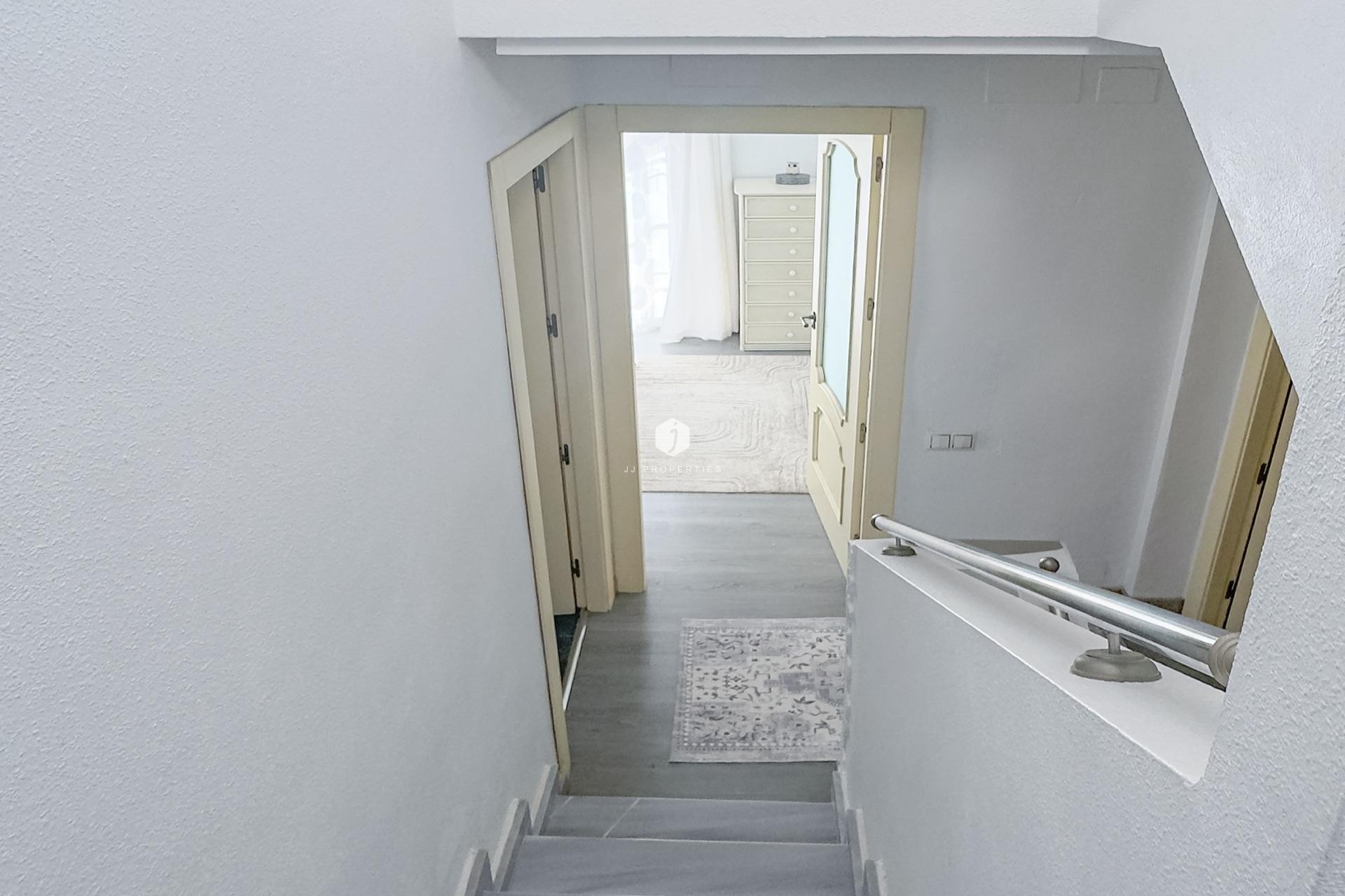 Resale - Villa -
Orihuela Costa - Los Almendros-la Florida