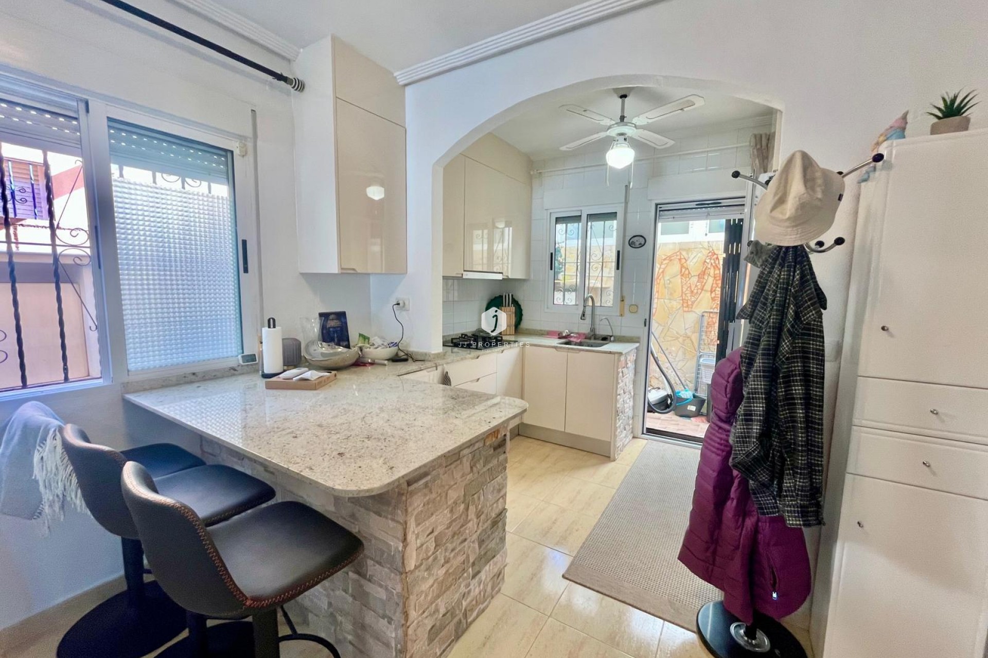 Resale - Villa -
Orihuela Costa - Los Almendros-la Florida