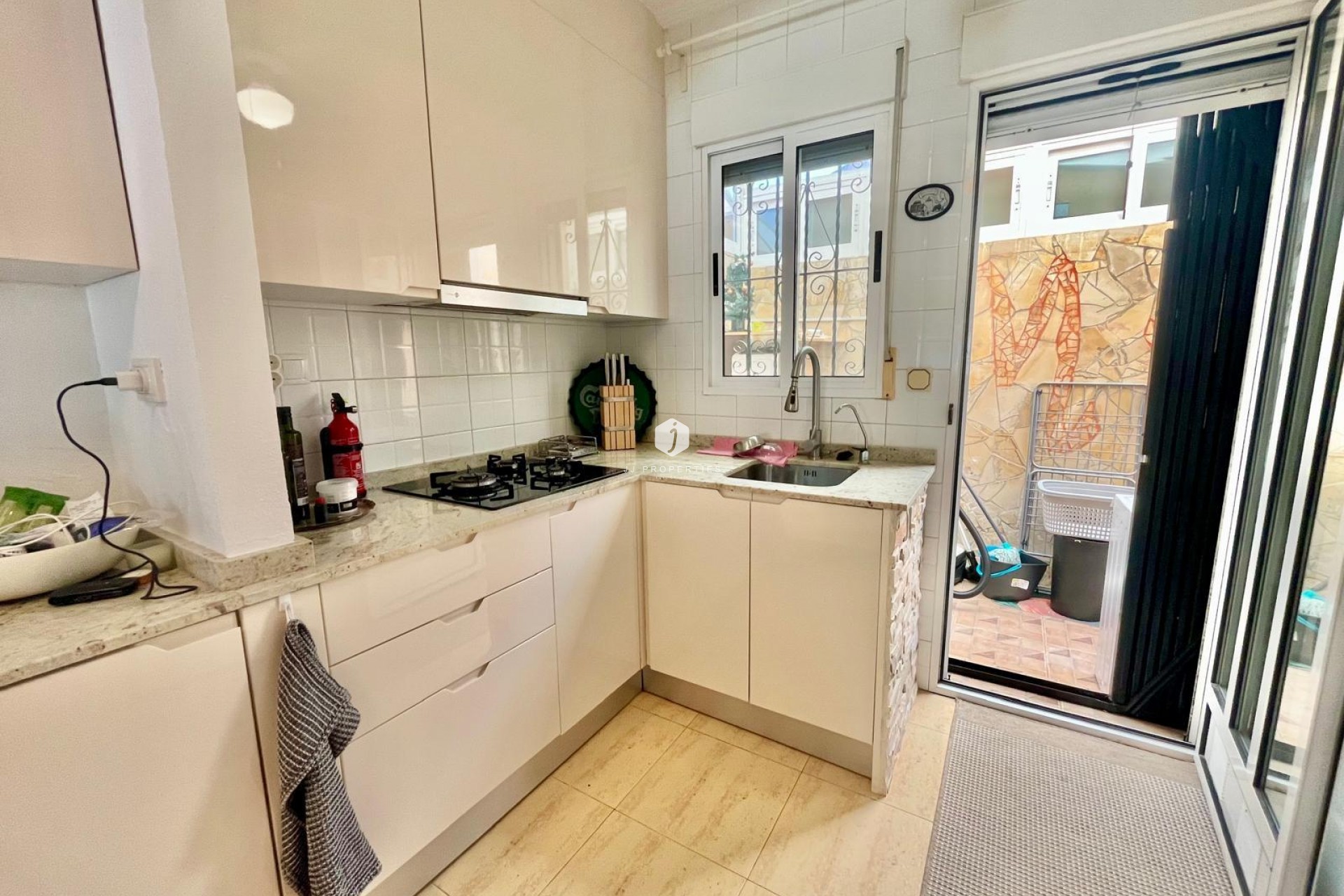 Resale - Villa -
Orihuela Costa - Los Almendros-la Florida