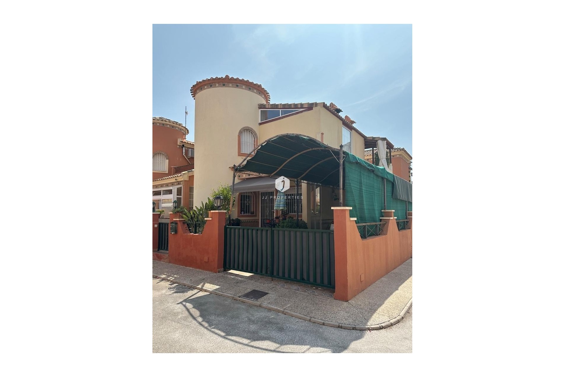 Resale - Villa -
Orihuela Costa - Playa Flamenca