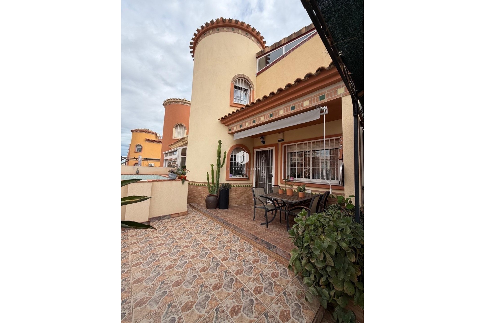 Resale - Villa -
Orihuela Costa - Playa Flamenca
