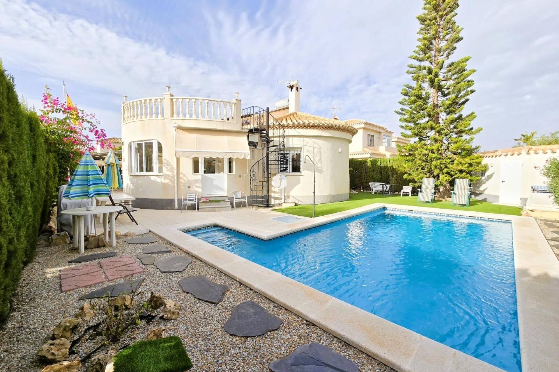 Resale - Villa -
Orihuela Costa - Playa Flamenca