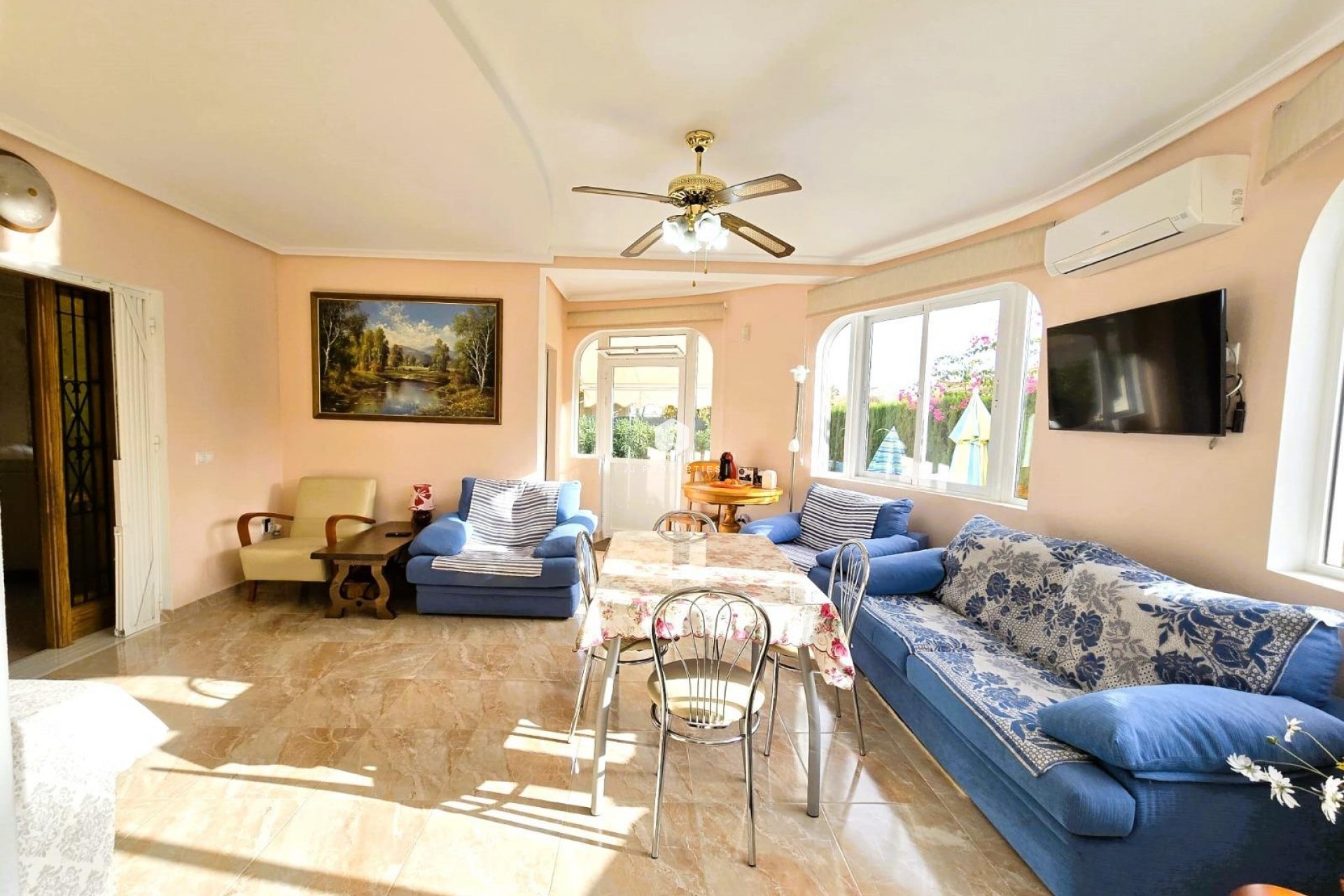 Resale - Villa -
Orihuela Costa - Playa Flamenca