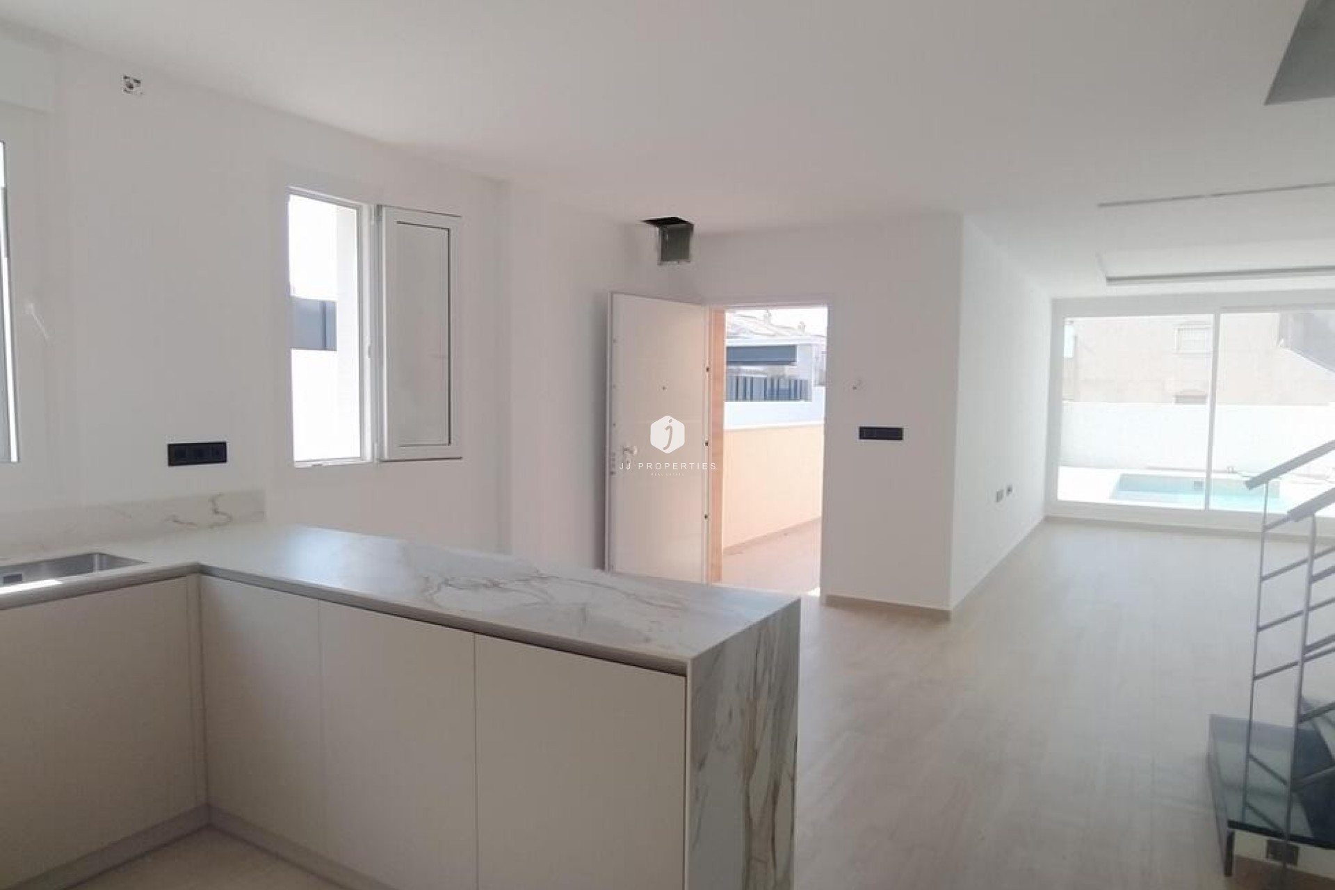 Resale - Villa Penthouse -
Torrevieja - aguas nuevas