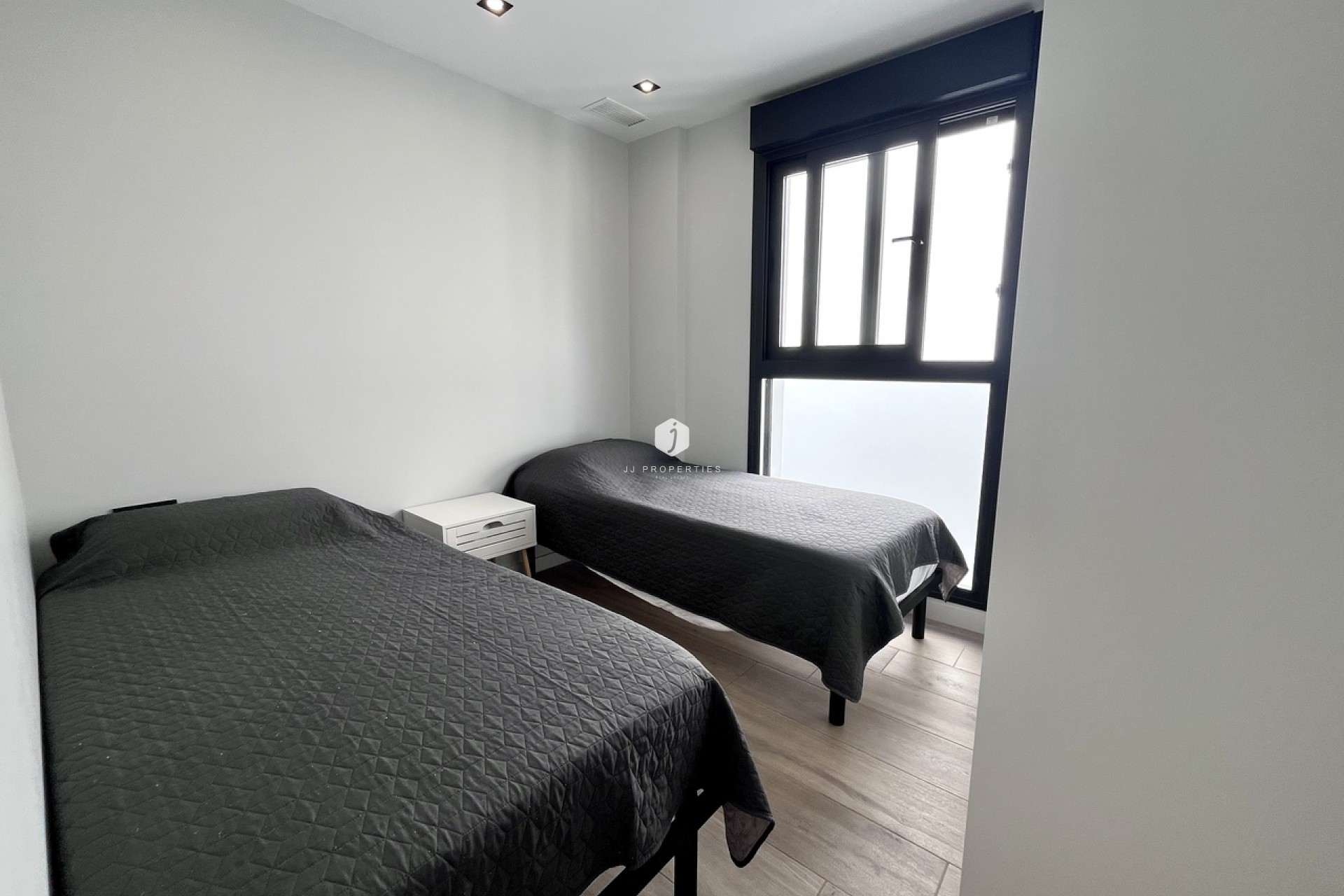 Resale - Villa -
Punta Prima - Costa Blanca