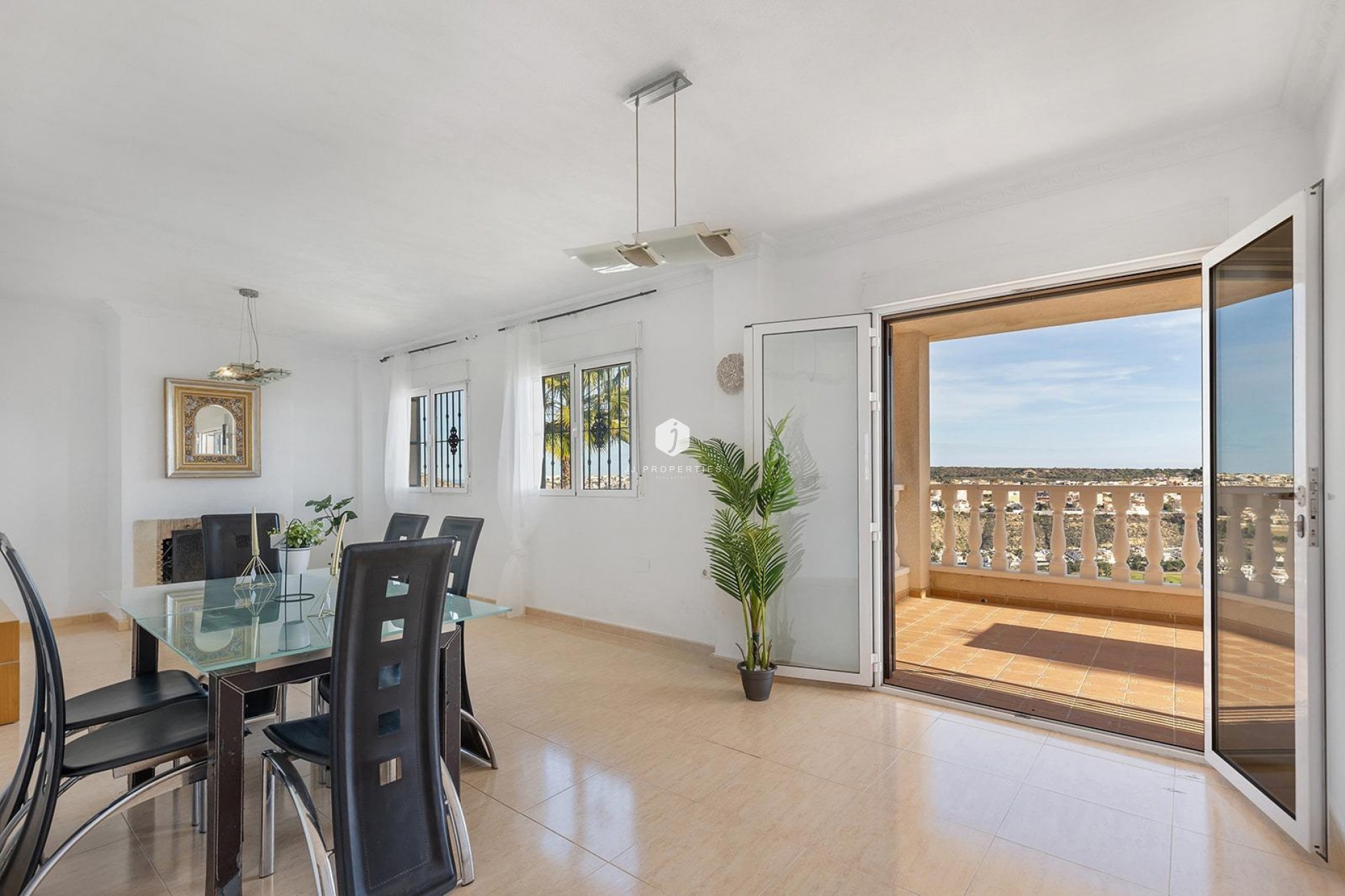 Resale - Villa -
Rojales - Campo De Golf La Marquesa