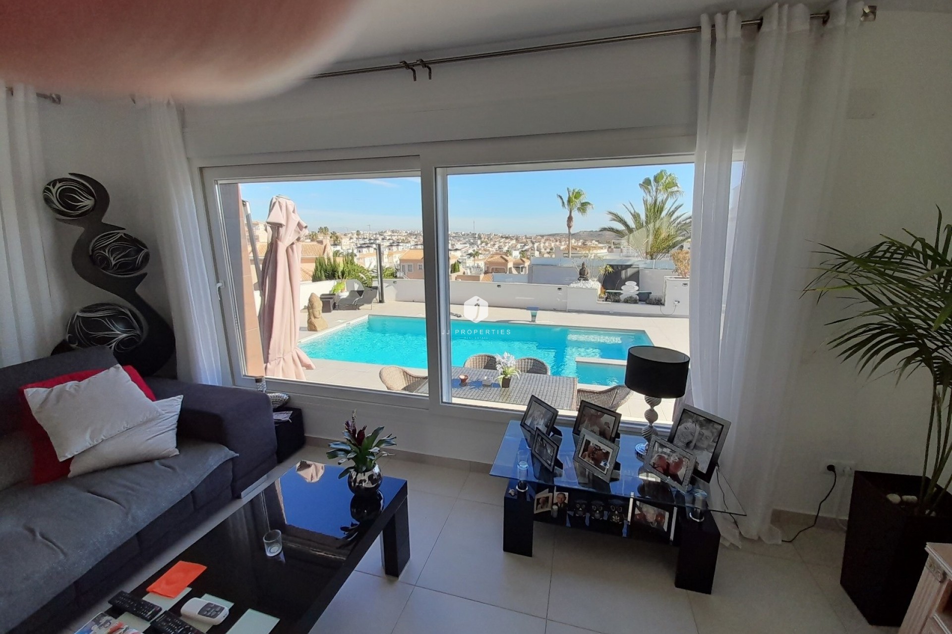 Resale - Villa -
Rojales - Inland