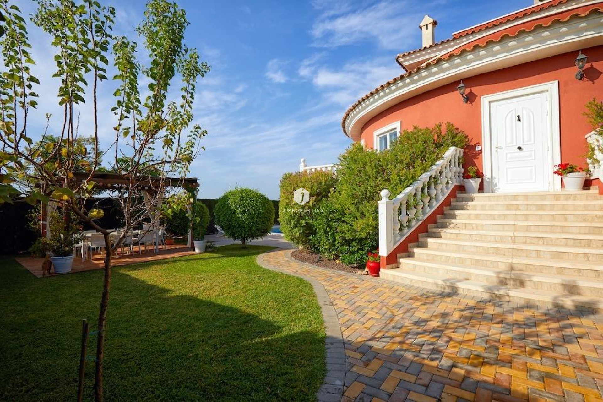 Resale - Villa -
Rojales - Inland