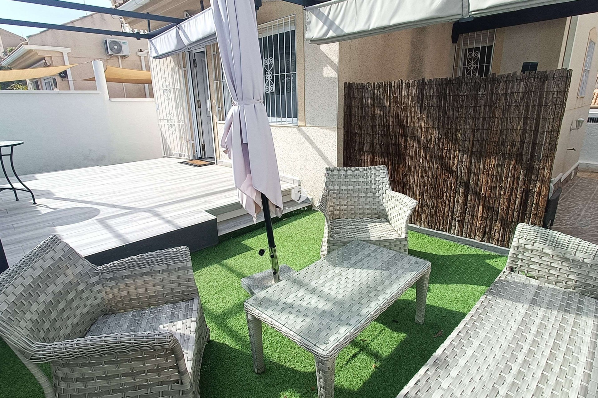 Resale - Villa -
Rojales - Inland