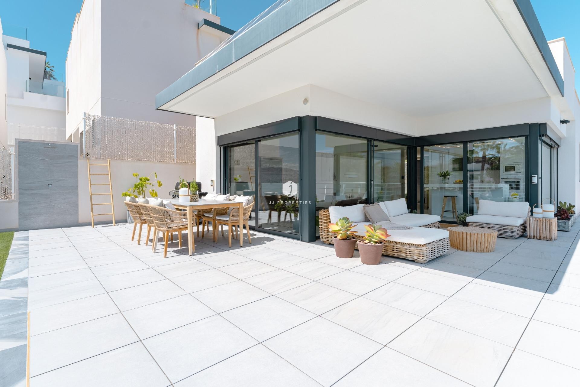 Resale - Villa -
San Miguel de Salinas - Bellavista