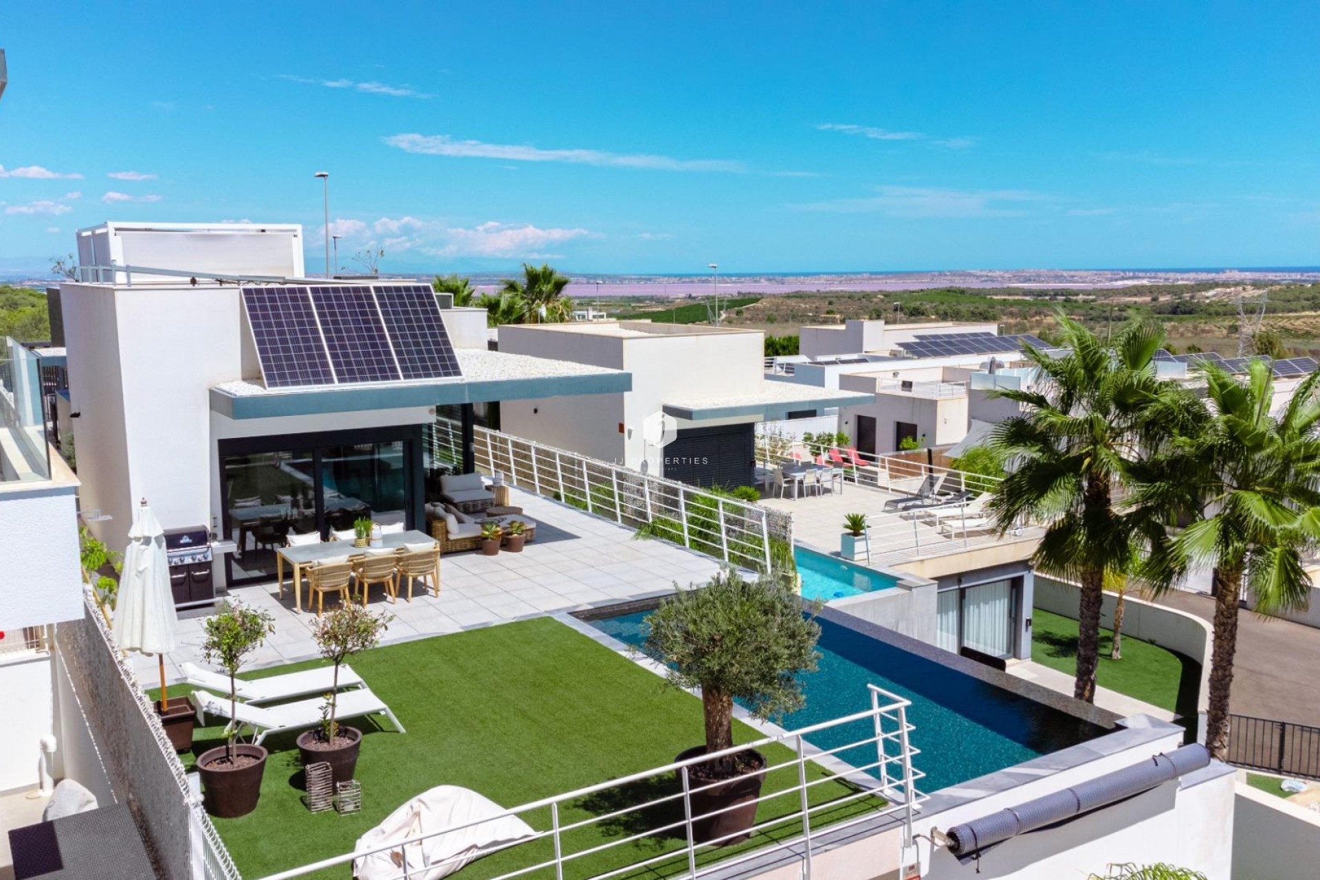 Resale - Villa -
San Miguel de Salinas - Bellavista