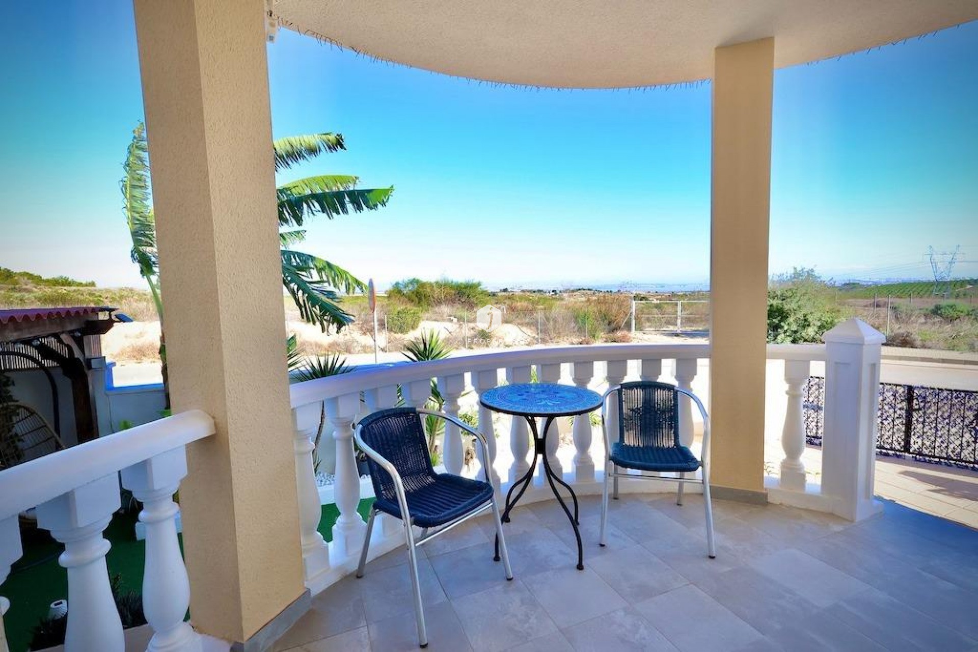 Resale - Villa -
San Miguel de Salinas - Inland