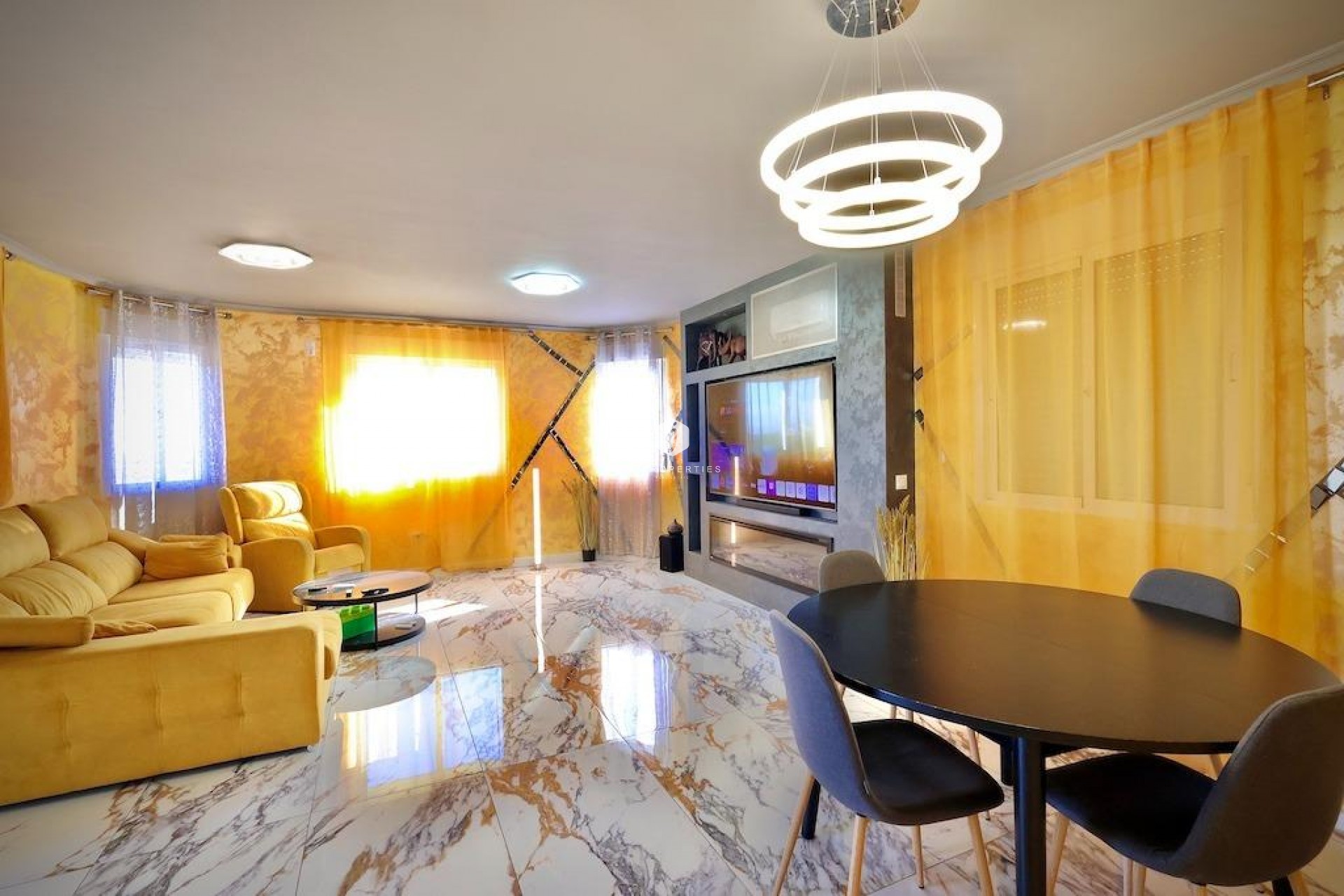 Resale - Villa -
San Miguel de Salinas - Inland