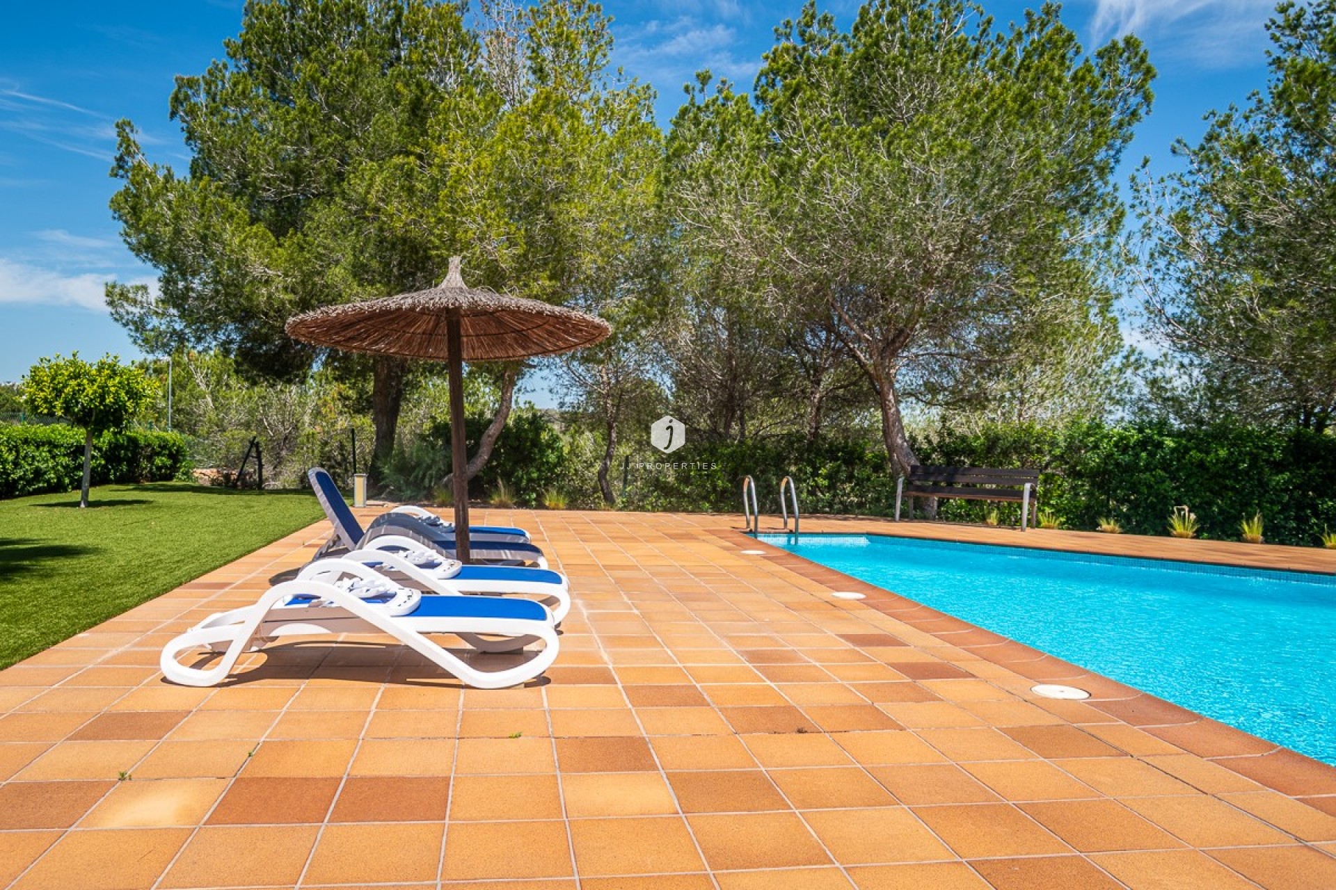 Resale - Villa -
San Miguel de Salinas - Inland