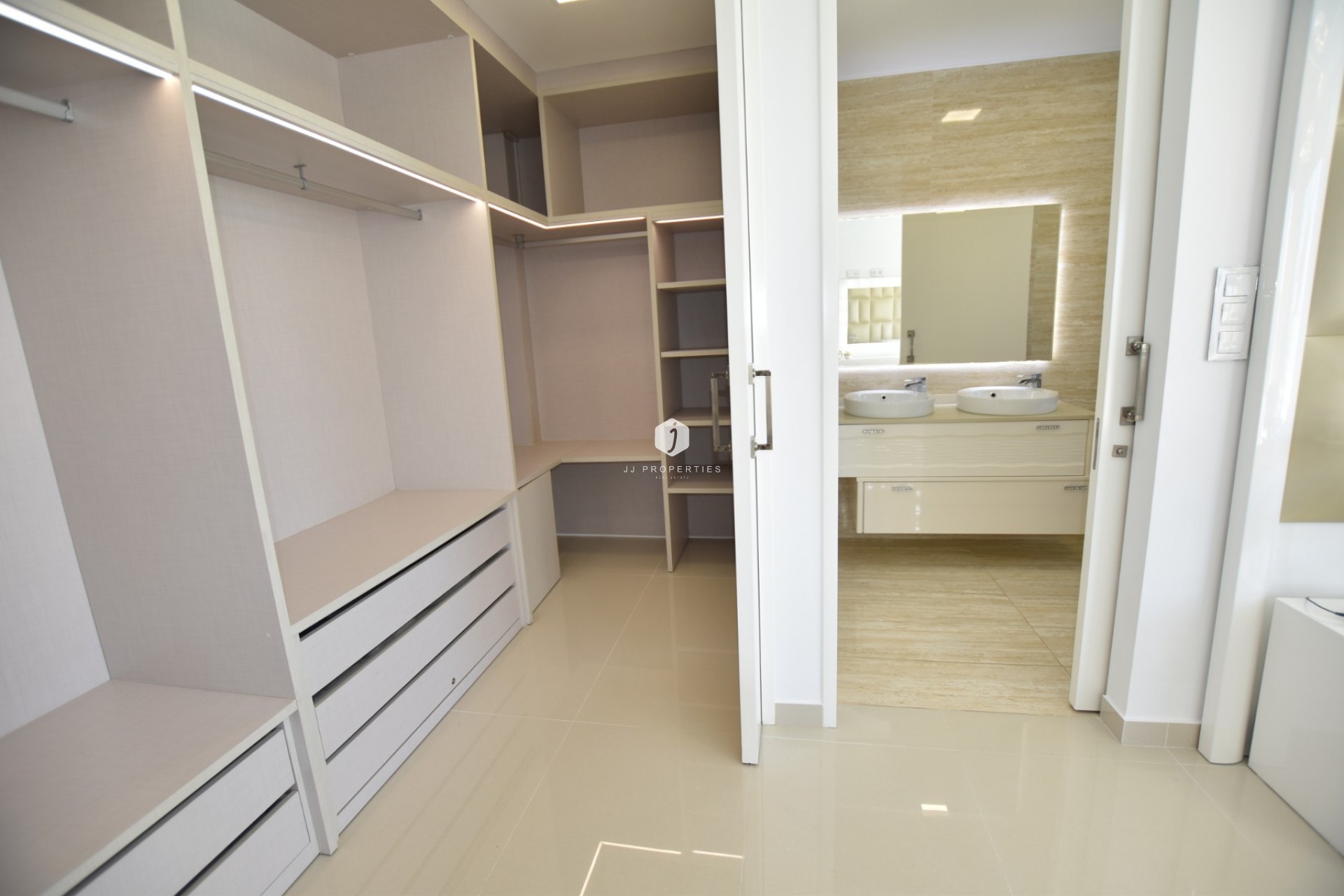 Resale - Villa -
San Miguel de Salinas - Inland